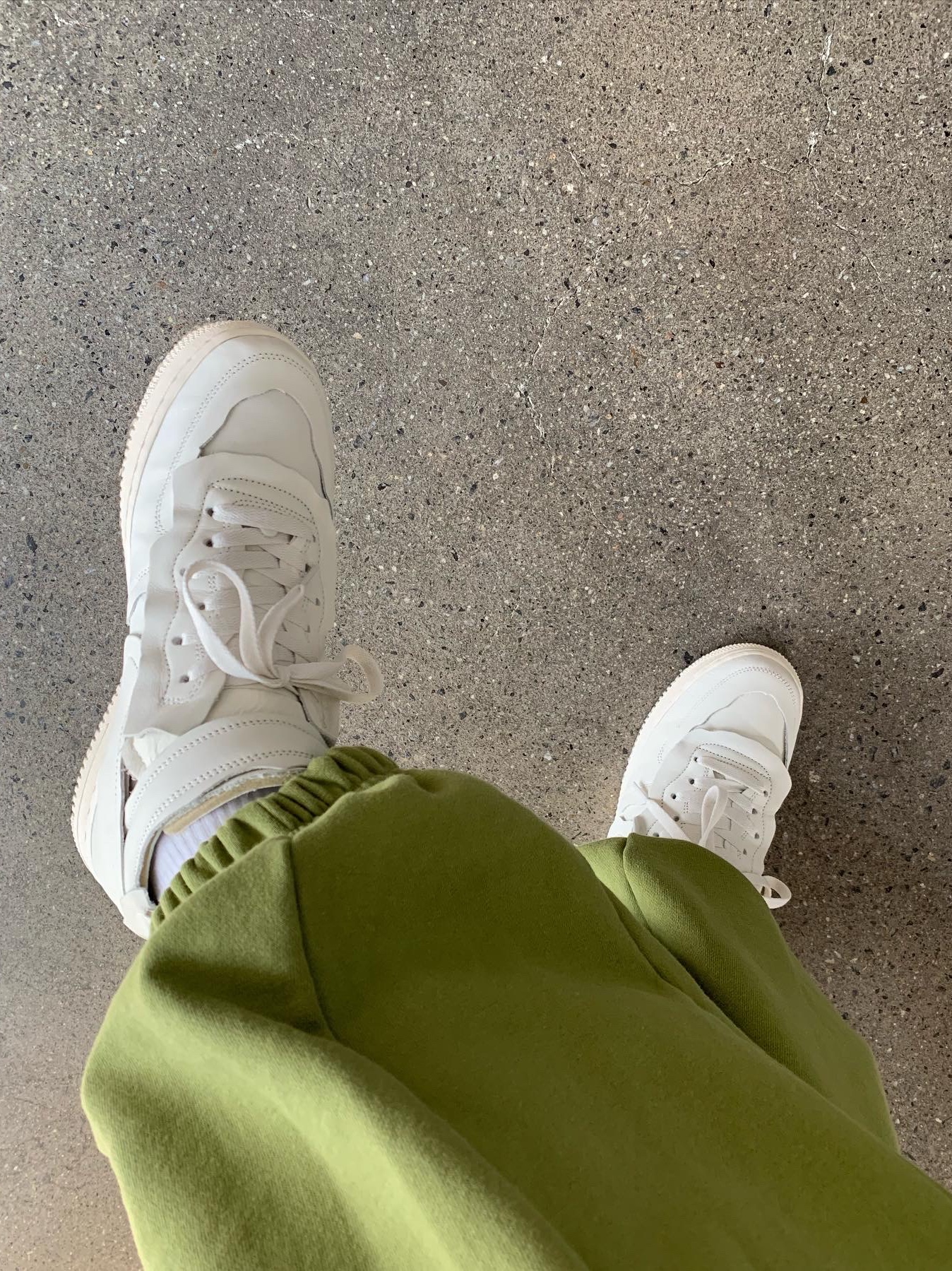 Nike x Comme des Garcons Homme Plus Air Force Mid White, Apple AirPods Max Lightning Silver (Korean Ver.) 착용 스타일 - 3