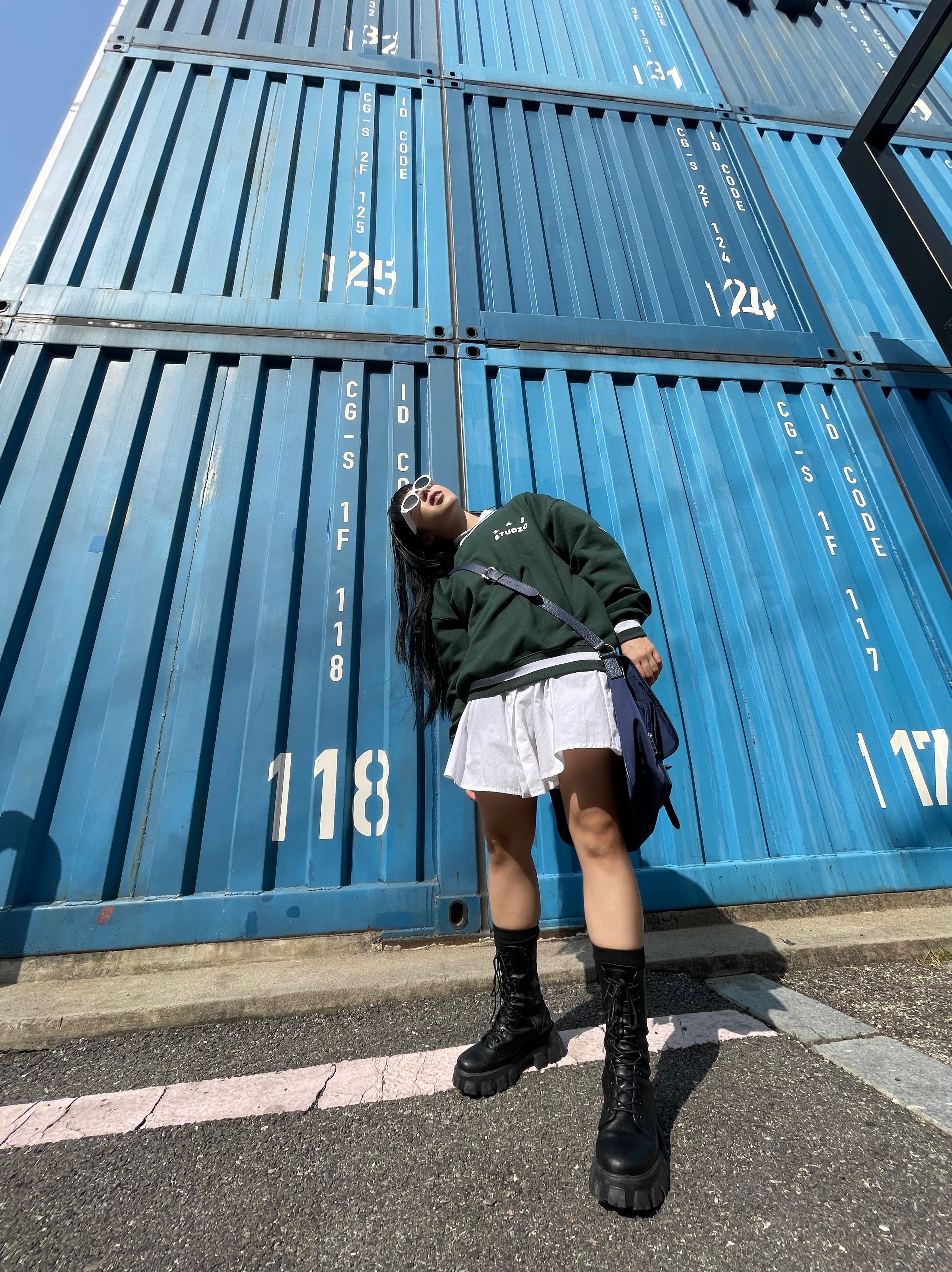 IAB Studio x Yonex Sweatshirt Green 착용 스타일 - 3