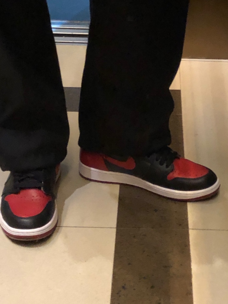 Jordan 1 Retro High OG Bred Banned 2016, Jordan 6 Retro Carmine 2021 착용 스타일 - 3