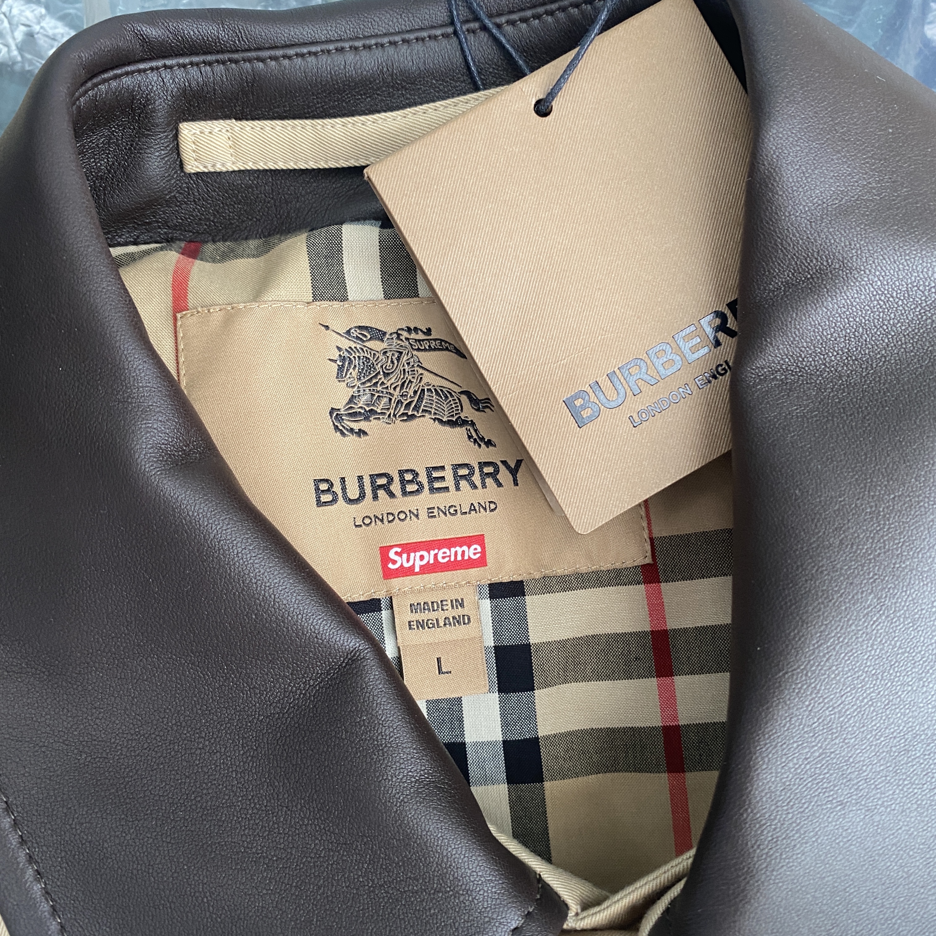 Supreme x Burberry Leather Collar Trench Beige - 22SS 착용 스타일 - 2