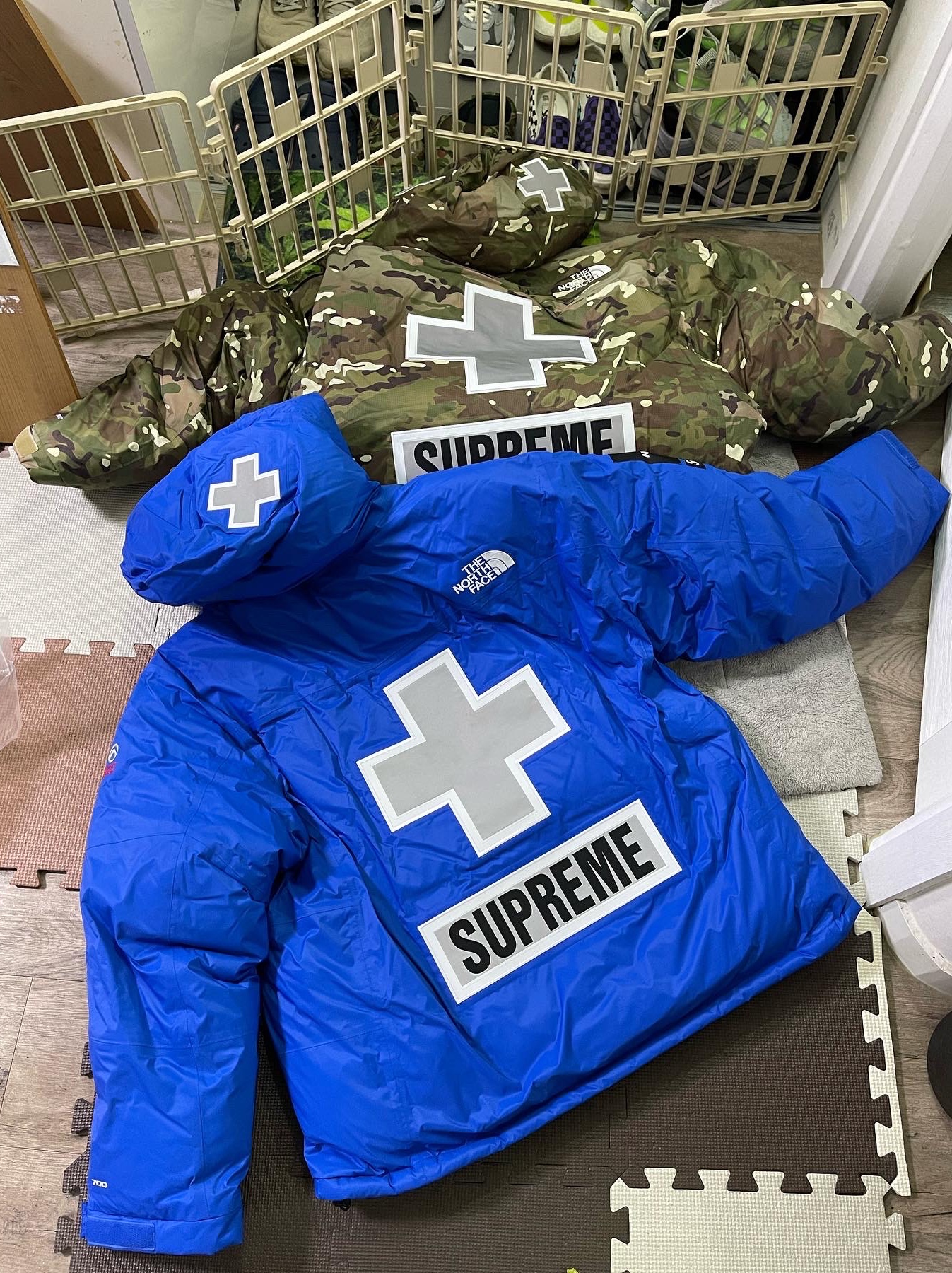 Supreme x The North Face Summit Series Rescue Baltoro Jacket Multi Camo - 22SS, Supreme x The North Face Summit Series Rescue Baltoro Jacket Blue - 22SS 착용 스타일