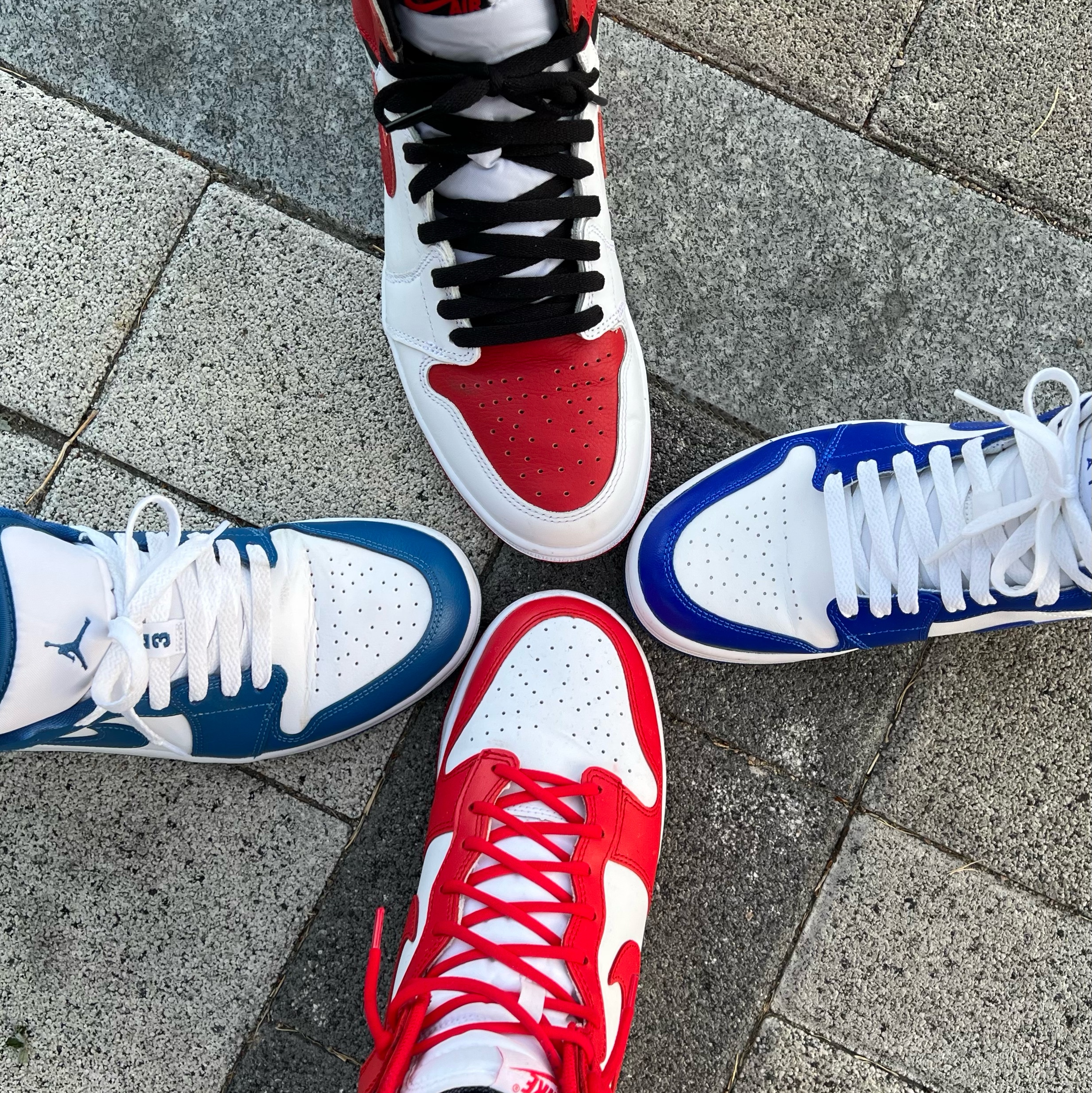 Jordan 1 Retro High OG Heritage, Nike Dunk High Retro Championship White and Red 착용 스타일