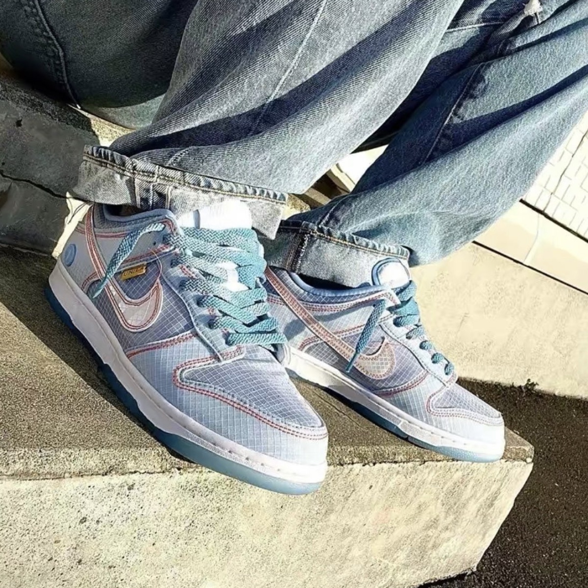 Nike x Union Dunk Low Passport Pack Argon 착용 스타일 - 1