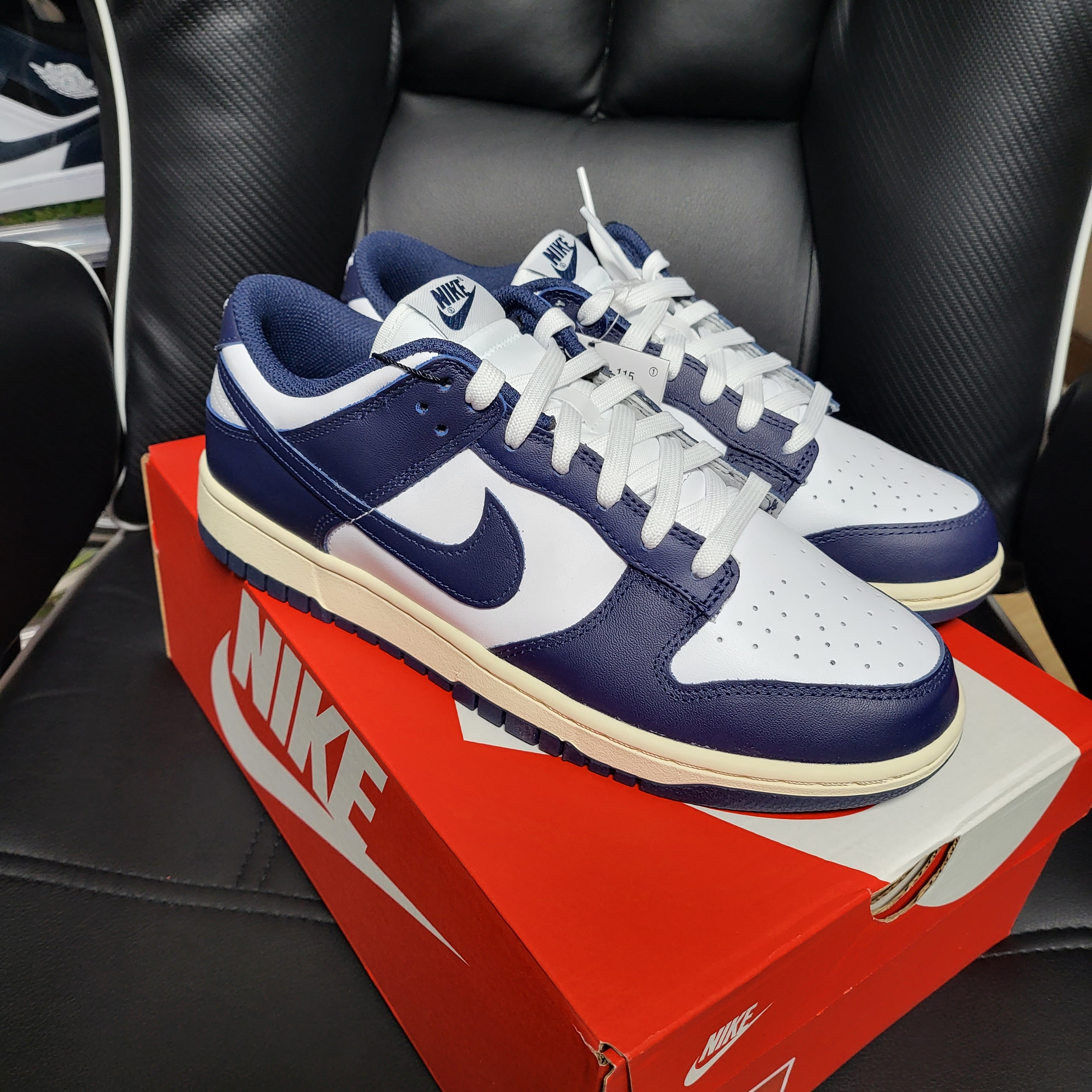 (W) Nike Dunk Low Vintage Midnight Navy 착용 스타일
