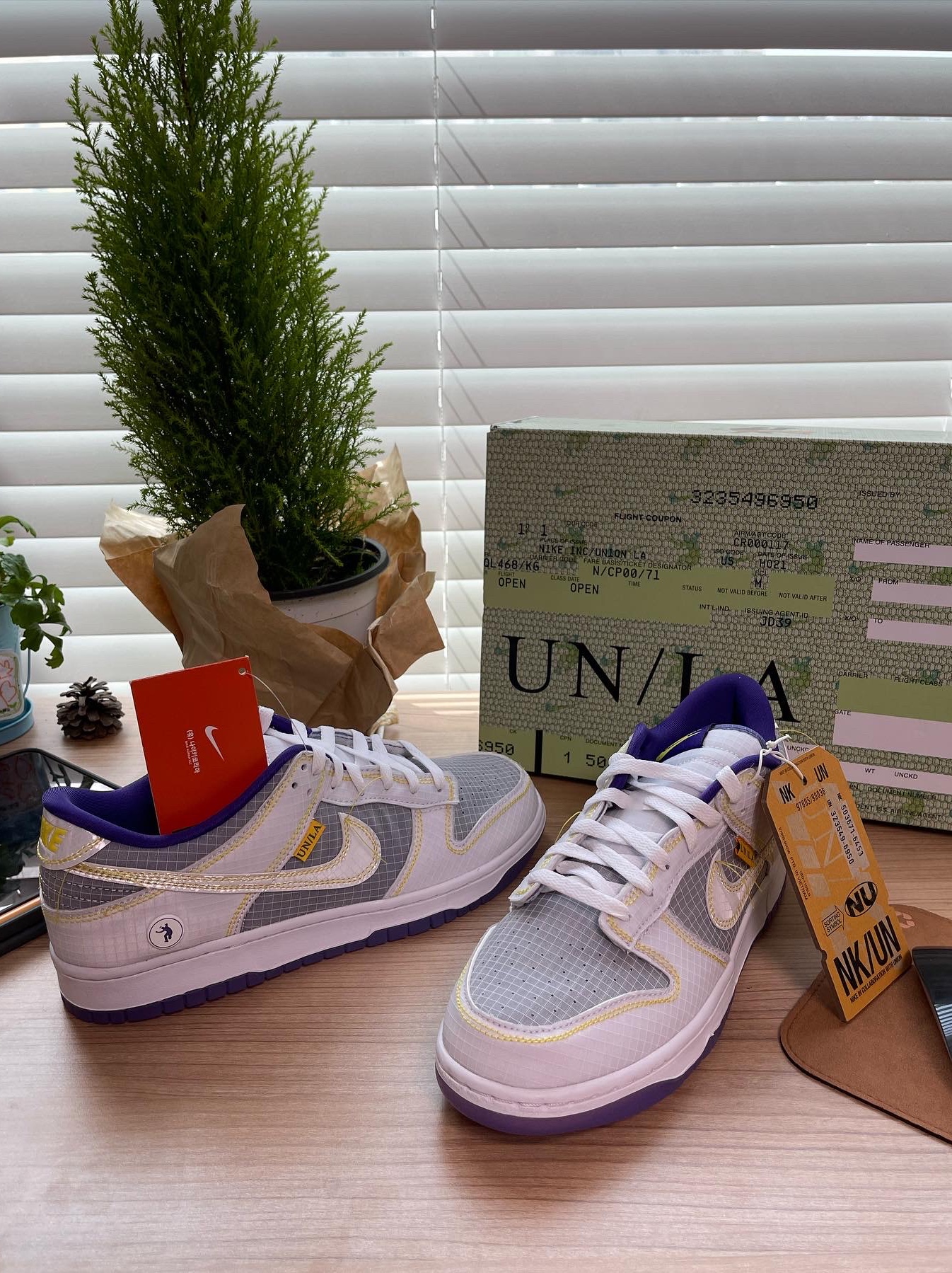 Nike x Union Dunk Low Passport Pack Court Purple White, Adidas Yeezy Boost 700 V2 Static 2022 착용 스타일 - 3