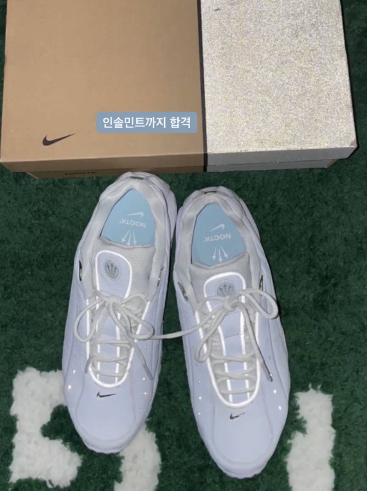 Nike x Drake Nocta Hot Step Air Terra Triple White, Nike NRG Solo Swoosh Fleece Hoodie Summit White - Asia 착용 스타일 - 3
