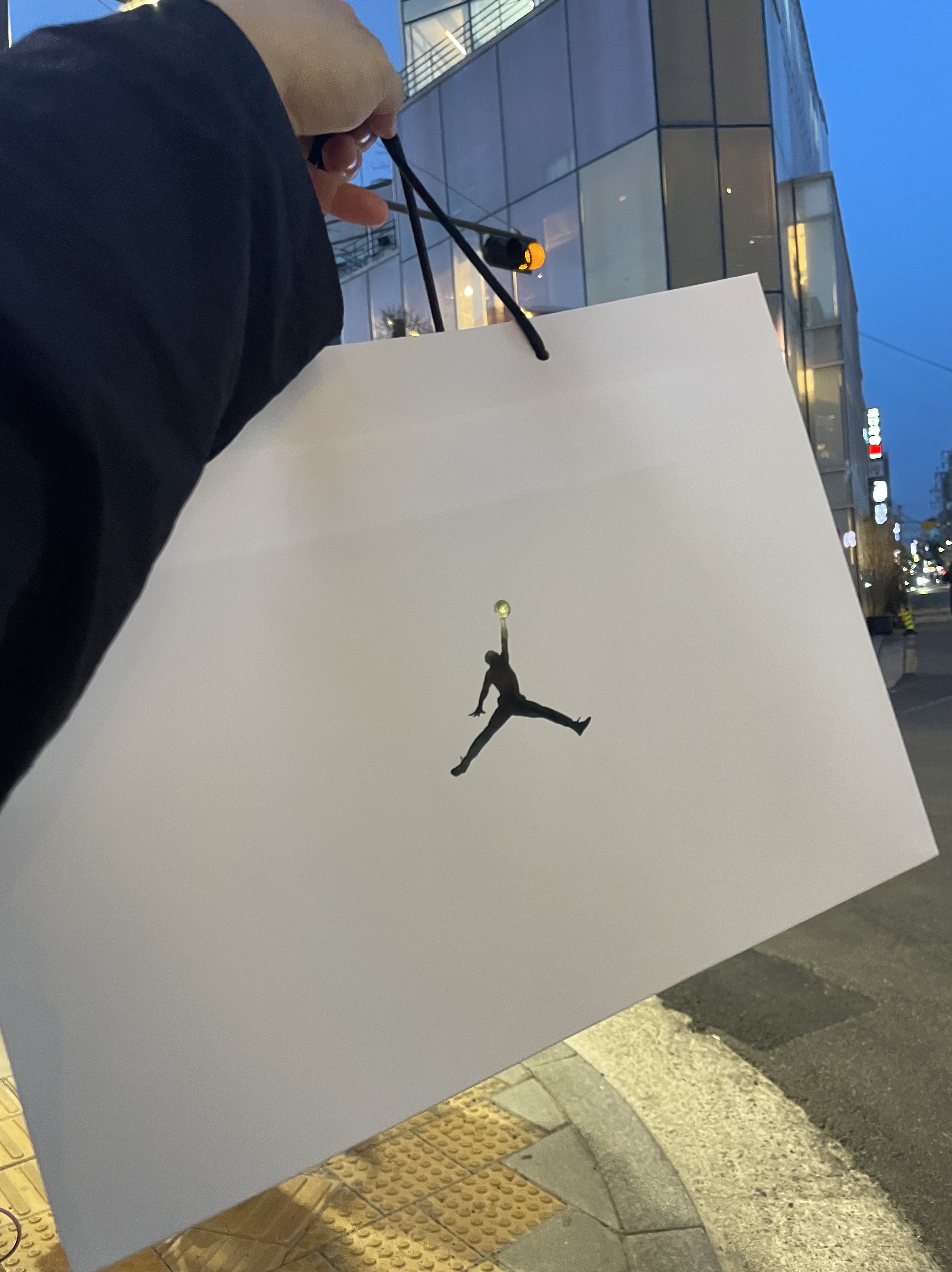 (W) Jordan 1 Mid Grey Fog, Jordan 1 Retro High OG Heritage 착용 스타일 - 2