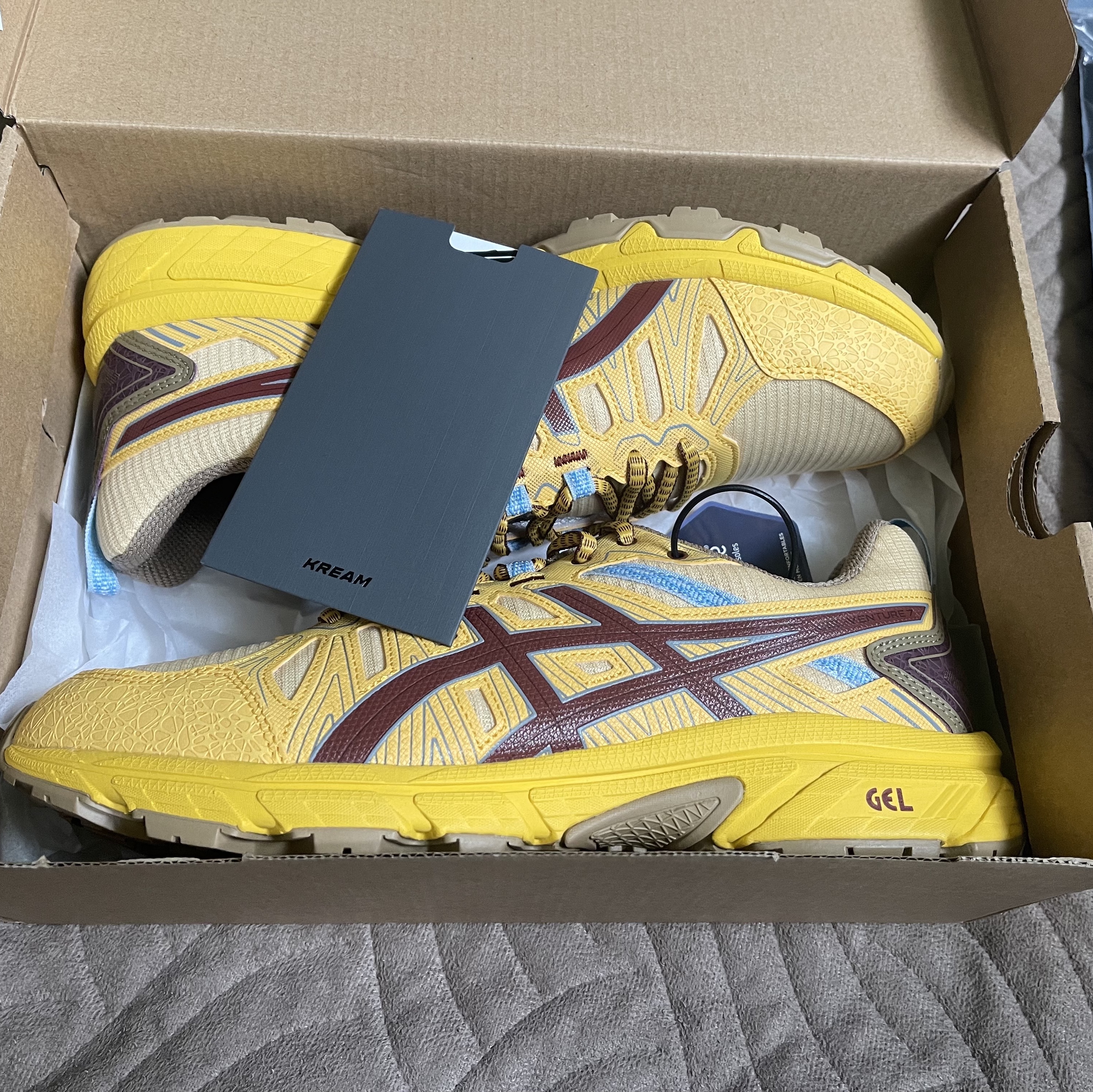 Asics HN1-S Gel-Venture 7 Yellow Ox Brown 착용 스타일 - 1