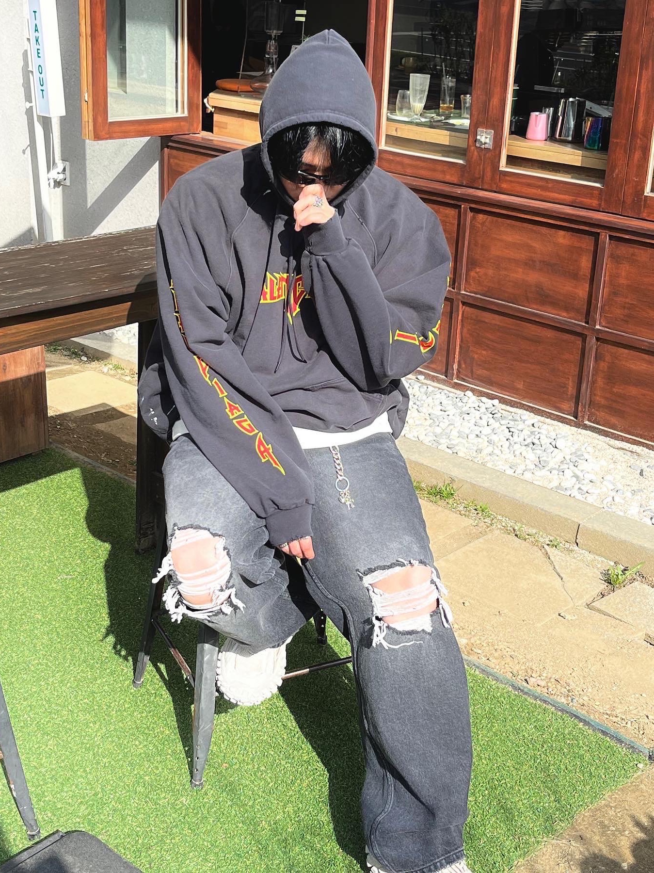 Balenciaga Defender Sneakers Beige 착용 스타일 - 3