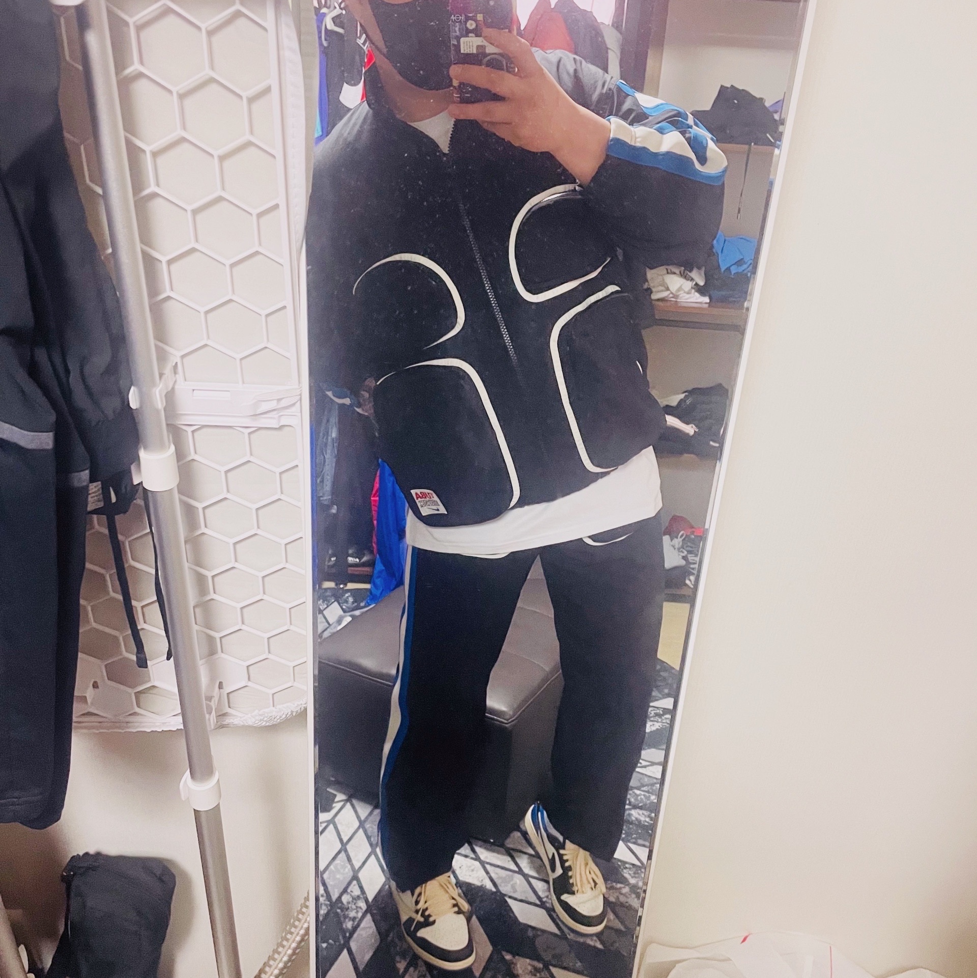 Jordan 1 x Travis Scott x Fragment Retro Low OG SP Military Blue, Nike x Undercover NRG Track Suit Black - Asia 착용 스타일