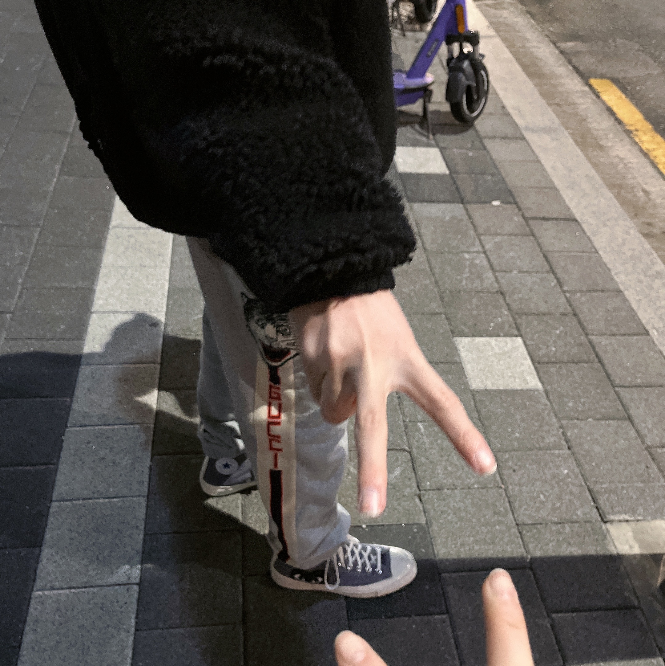 Converse x Play Comme des Garcons Chuck 70 Hi Steel Gray 착용 스타일