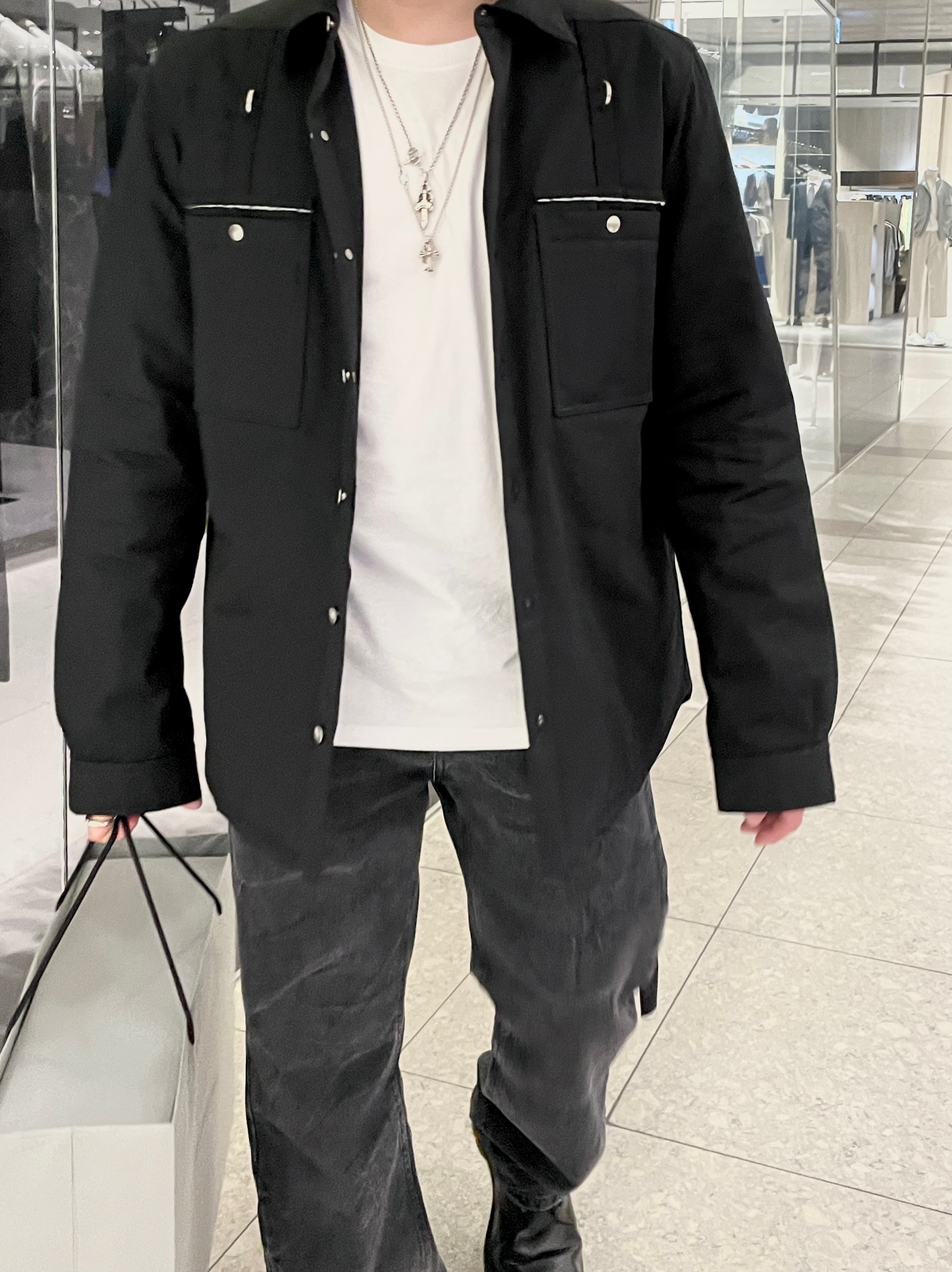 Balenciaga Defender Sneakers Beige 착용 스타일 - 2