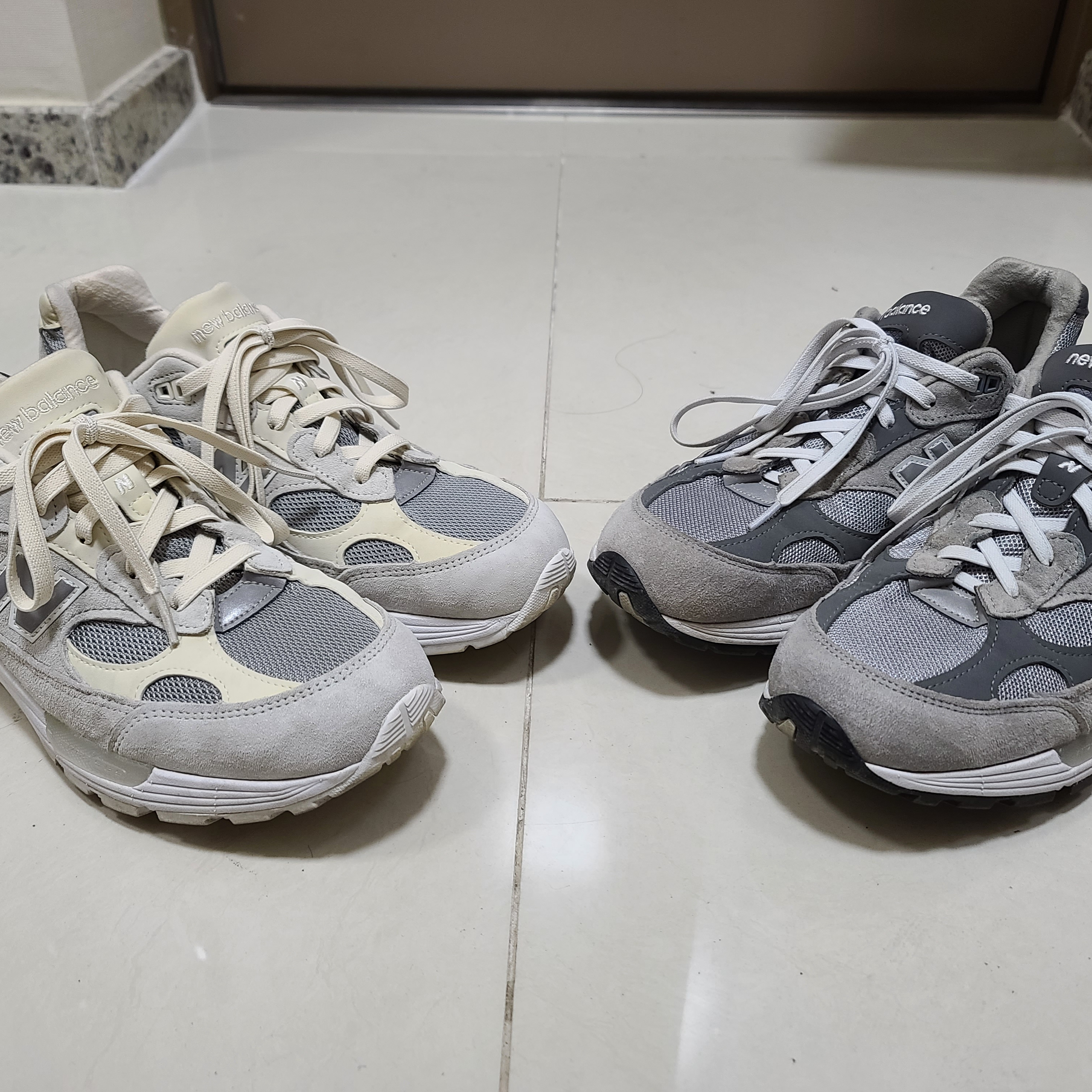 New Balance 992 Made in USA White Silver, New Balance 992 Made in USA Grey - D Standard 착용 스타일