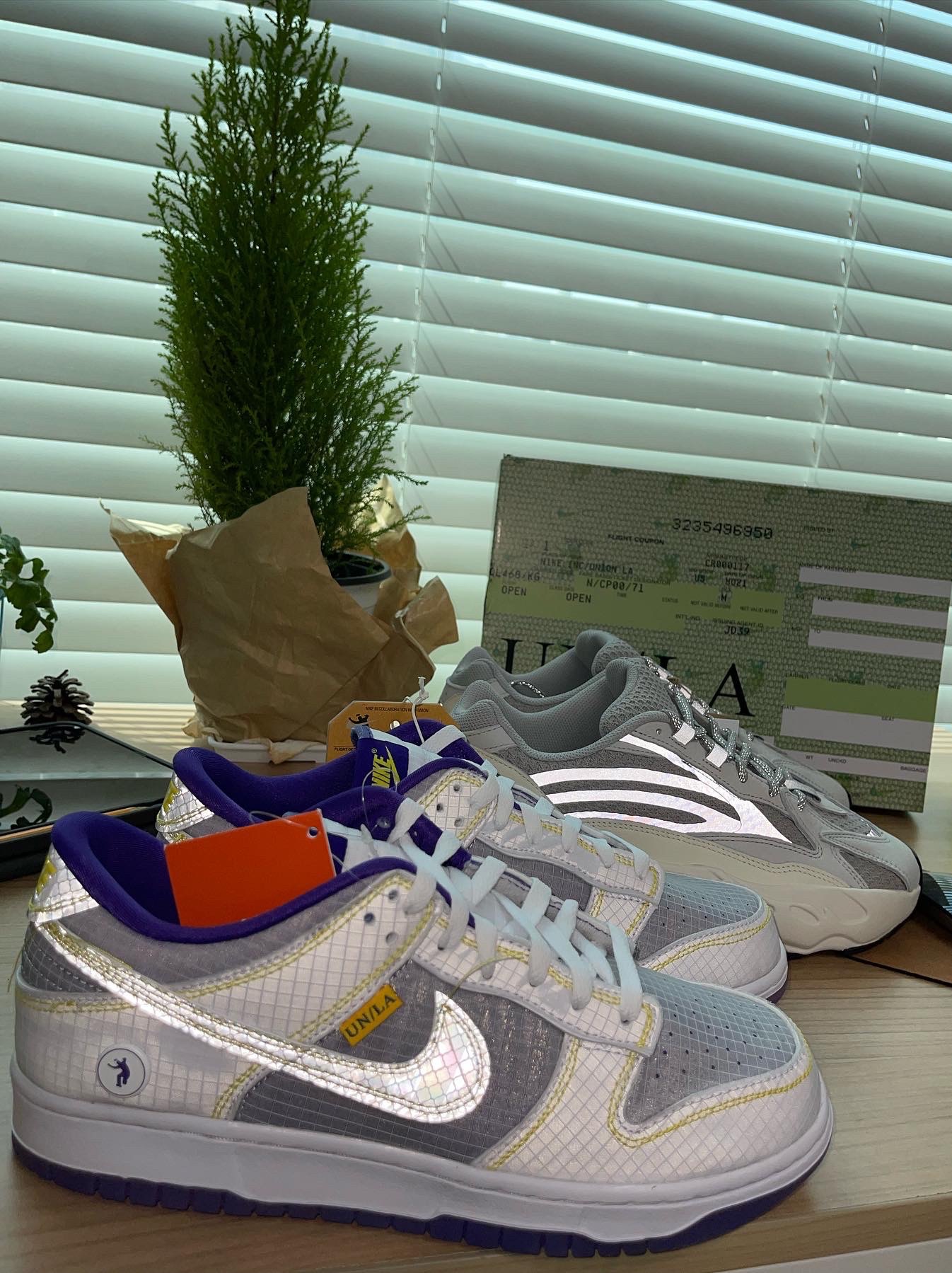 Nike x Union Dunk Low Passport Pack Court Purple White, Adidas Yeezy Boost 700 V2 Static 2022 착용 스타일 - 5