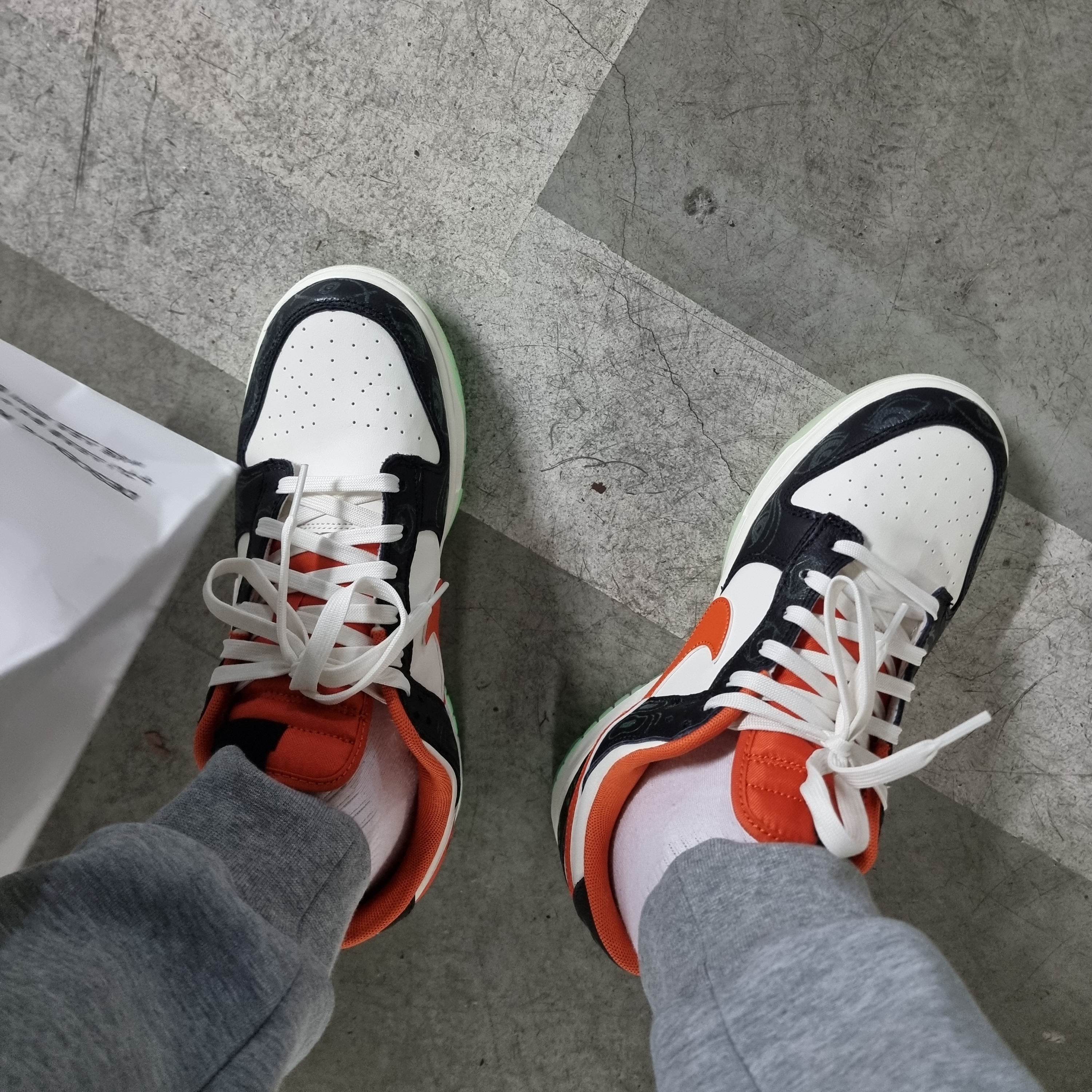 Nike Dunk Low Retro PRM Halloween 착용 스타일
