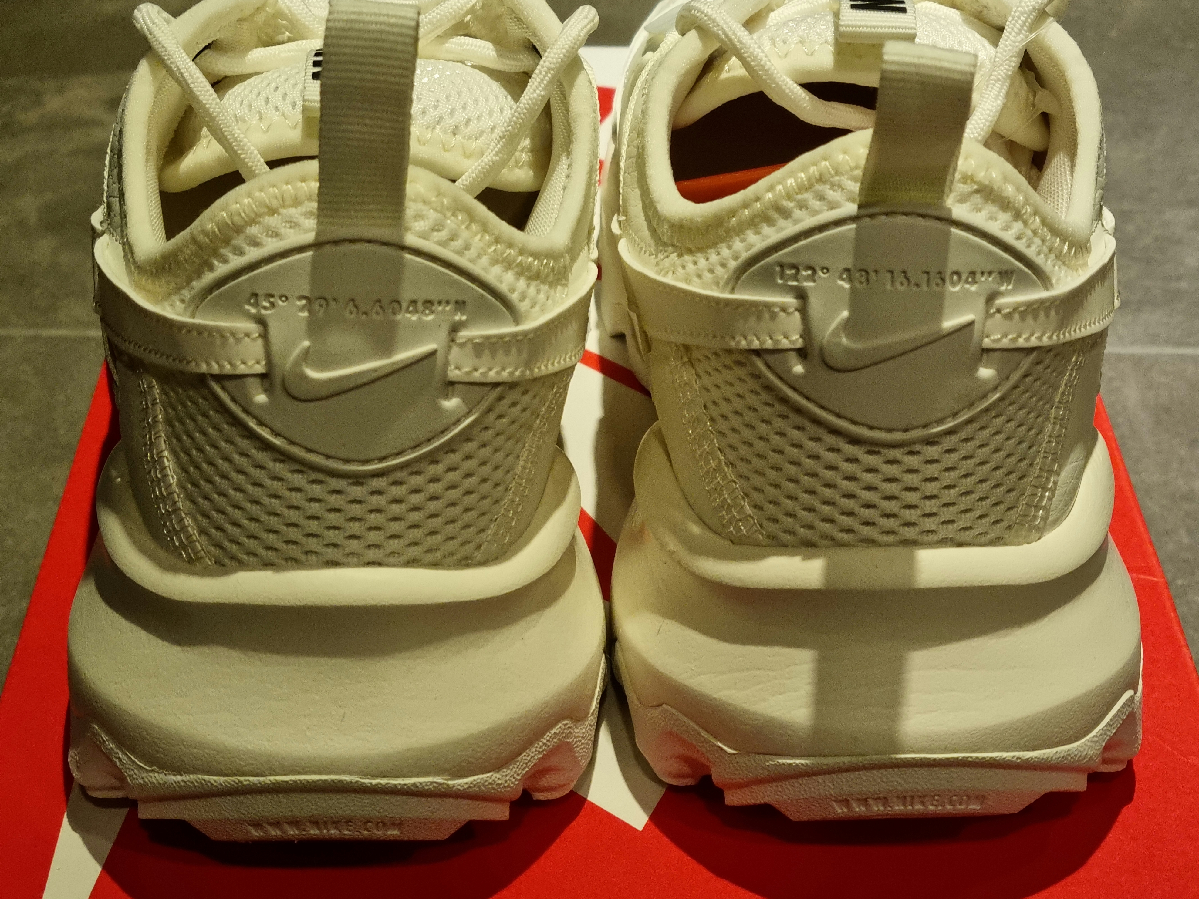 (W) Nike TC 7900 Summit White 착용 스타일 - 2