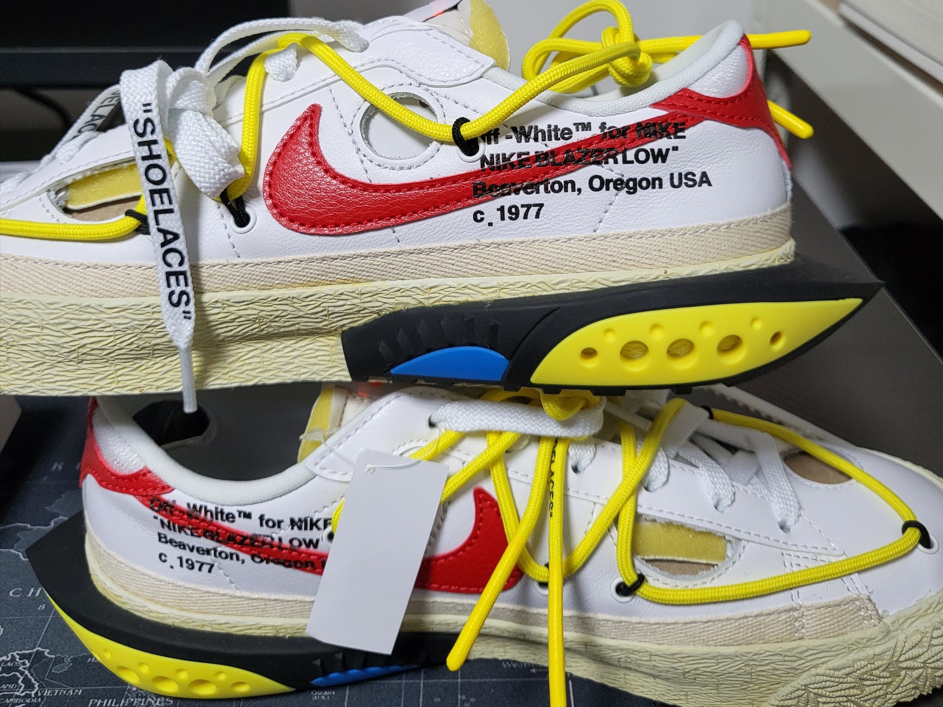 Nike x Off-White Blazer Low '77 White and University Red 착용 스타일 - 1