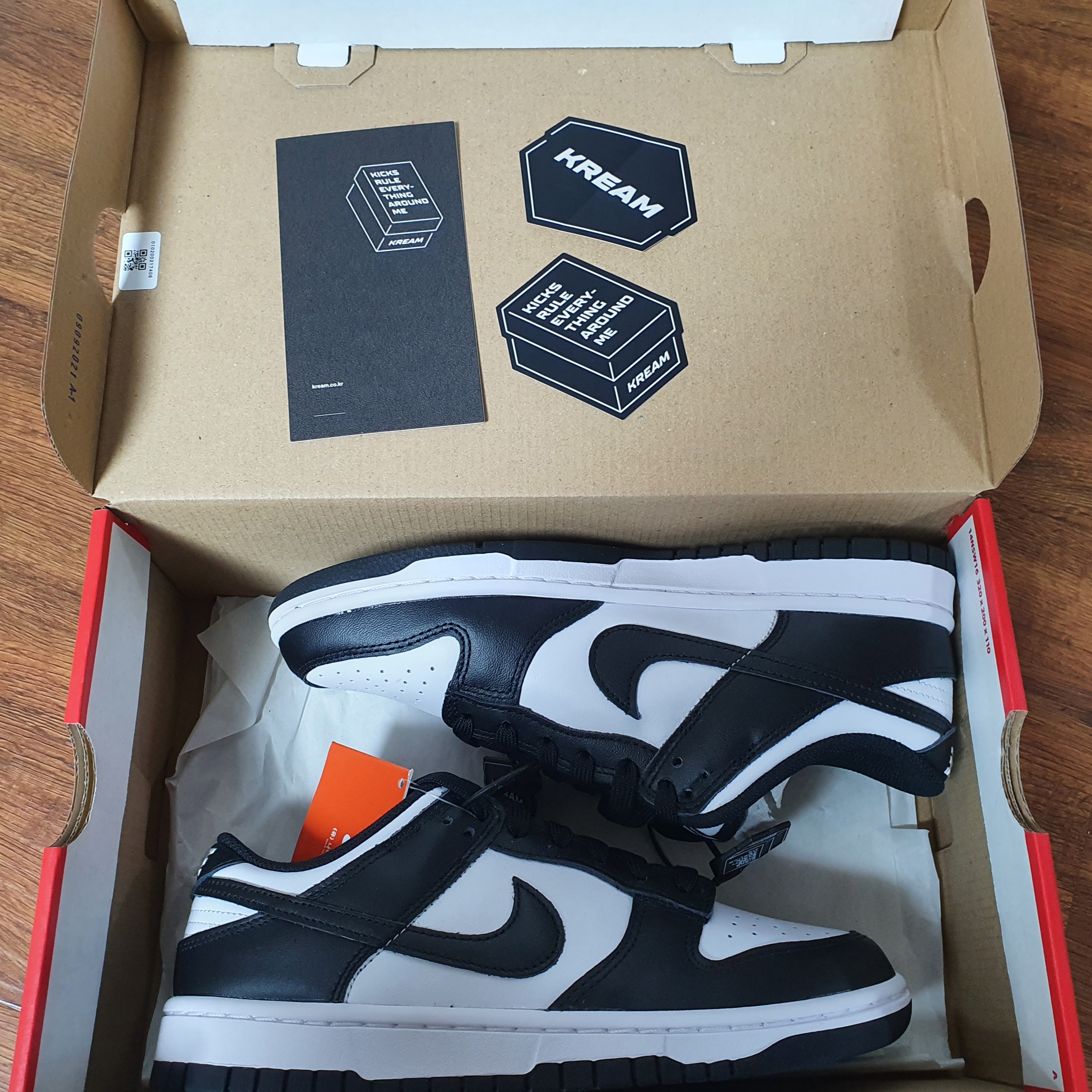 (W) Nike Dunk Low Black 착용 스타일 - 2