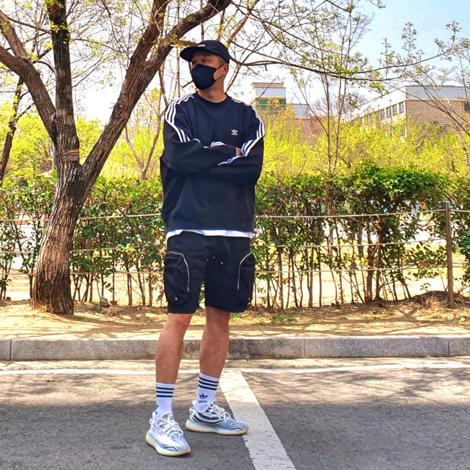 Adidas Yeezy Boost 350 V2 Zebra 2017/2019/2020, Supreme Military Camp Cap Black - 20SS 착용 스타일 - 2