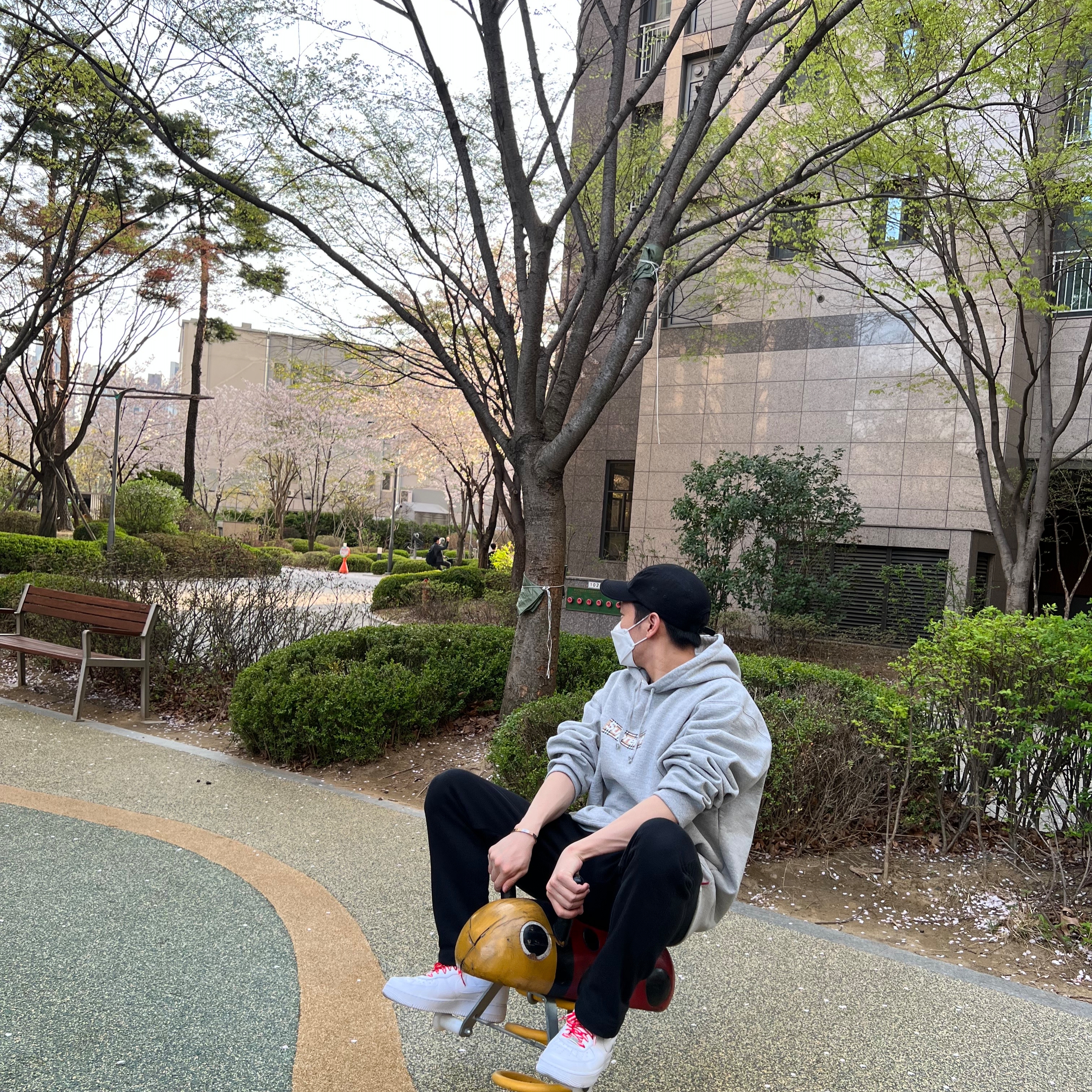 Nike x Supreme Air Force 1 Low White, Supreme x Burberry Box Logo Hooded Sweatshirt Heather Grey - 22SS 착용 스타일
