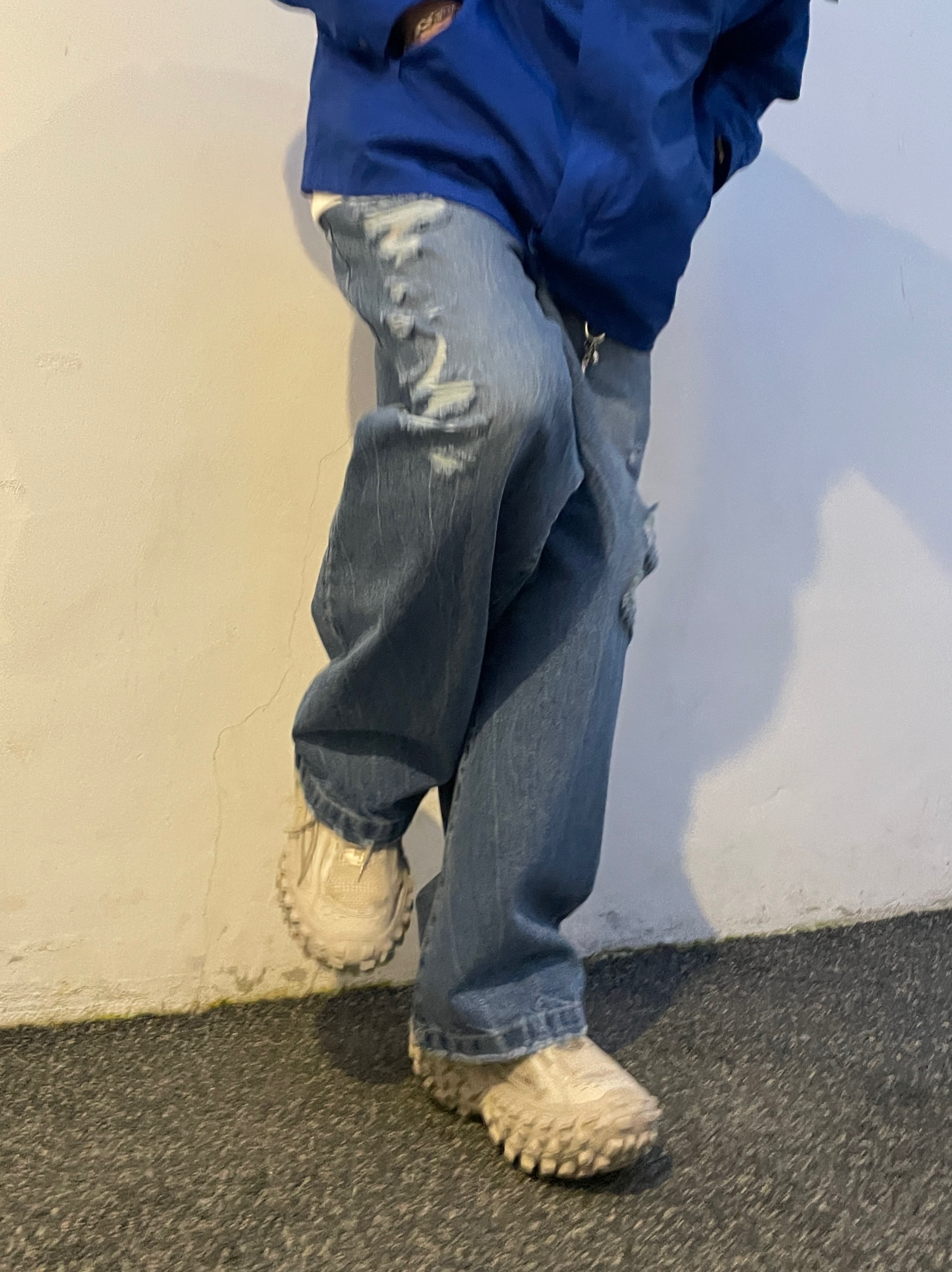 Balenciaga Defender Sneakers Beige 착용 스타일 - 5