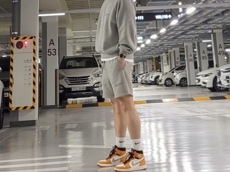Jordan 1 Element Gore-Tex Light Curry, Essentials The Core Collection Sweatshorts Heather Oatmeal 착용 스타일