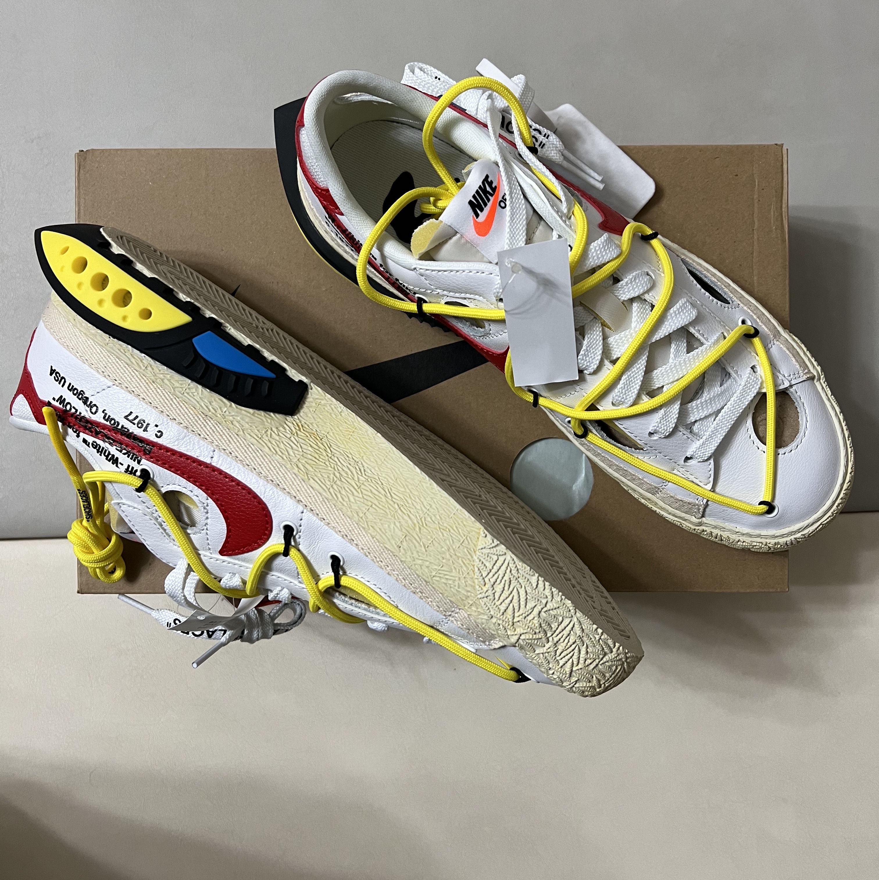 Nike x Off-White Blazer Low '77 White and University Red 착용 스타일
