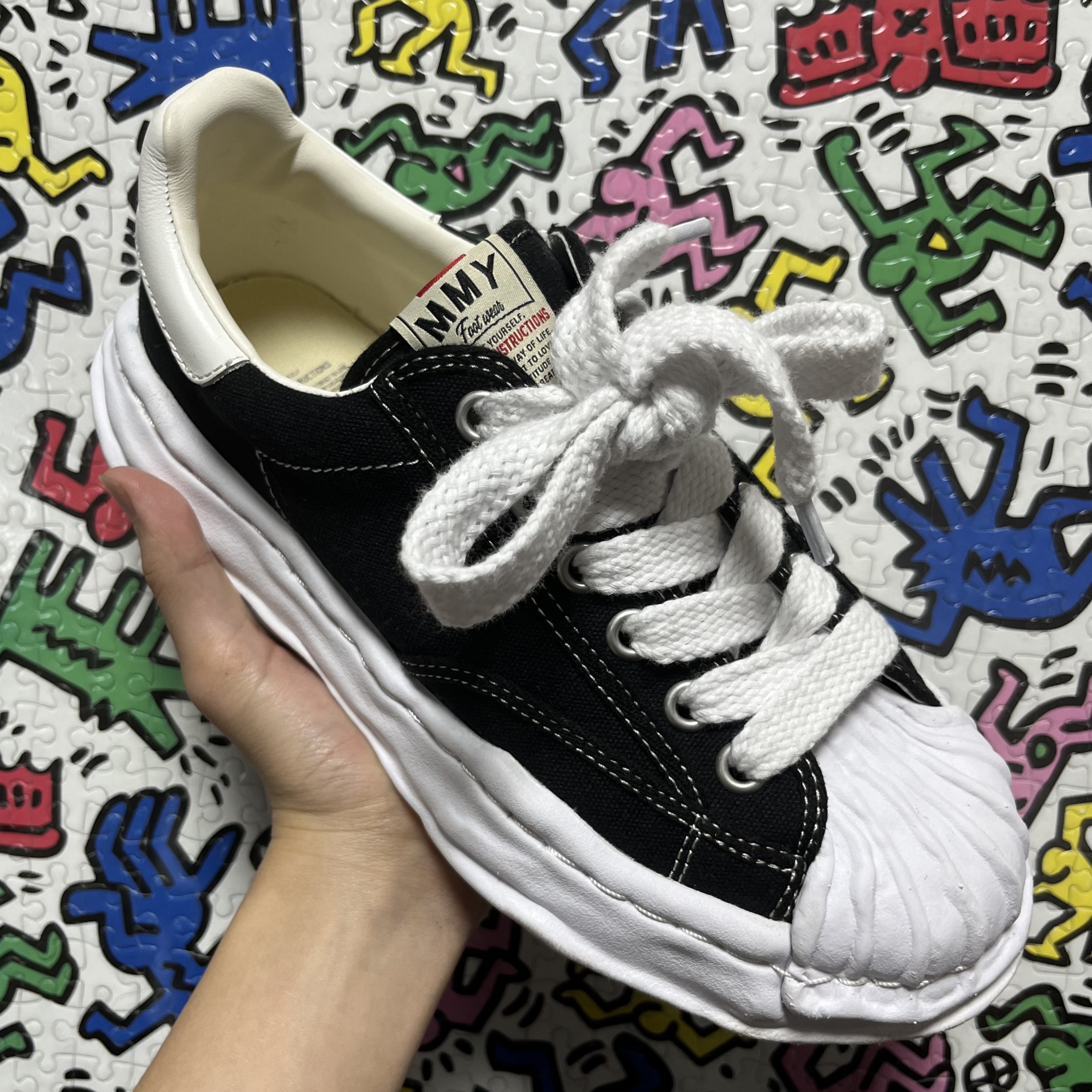 Maison Mihara Yasuhiro Blakey OG Sole Canvas Low-top Sneakers Black 착용 스타일 - 1