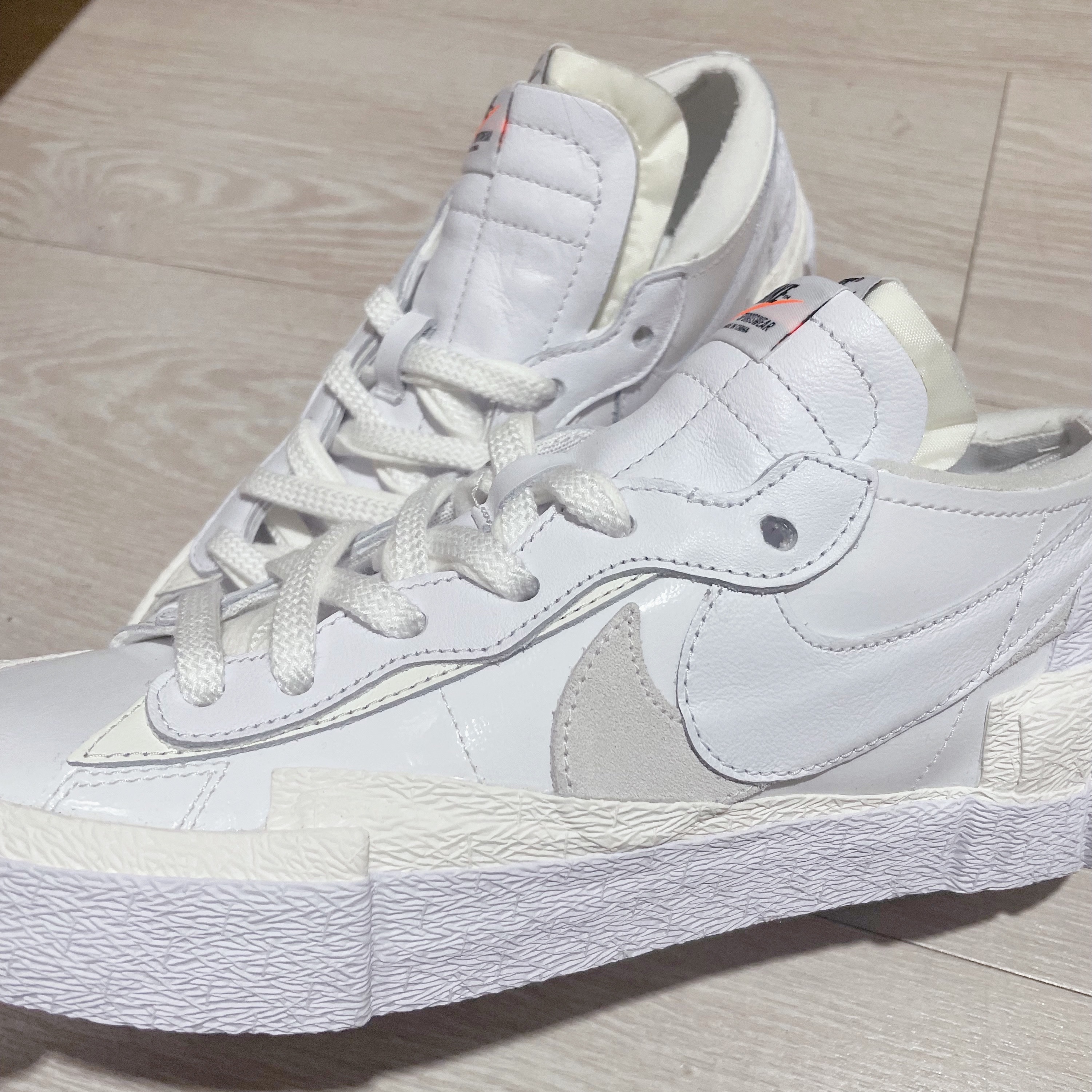 Nike x Sacai Blazer Low White Patent Leather 착용 스타일