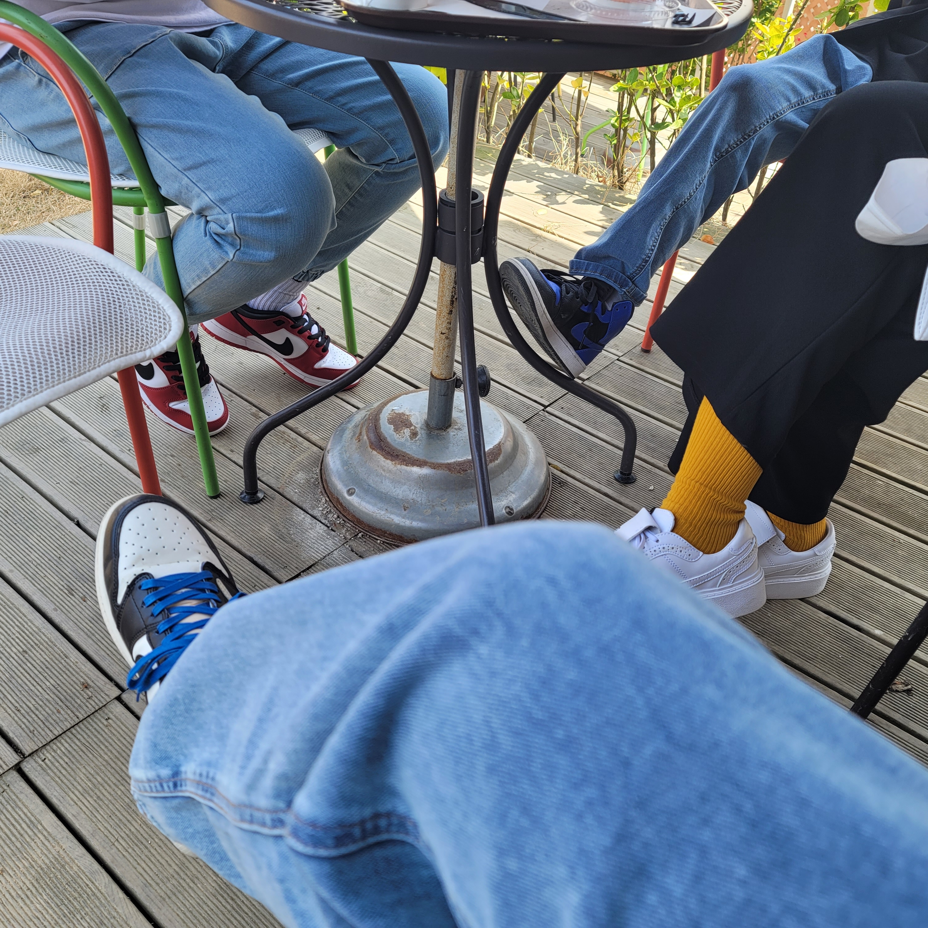 Nike SB Dunk Low Pro Chicago, Jordan 1 x Travis Scott x Fragment Retro Low OG SP Military Blue 착용 스타일 - 1
