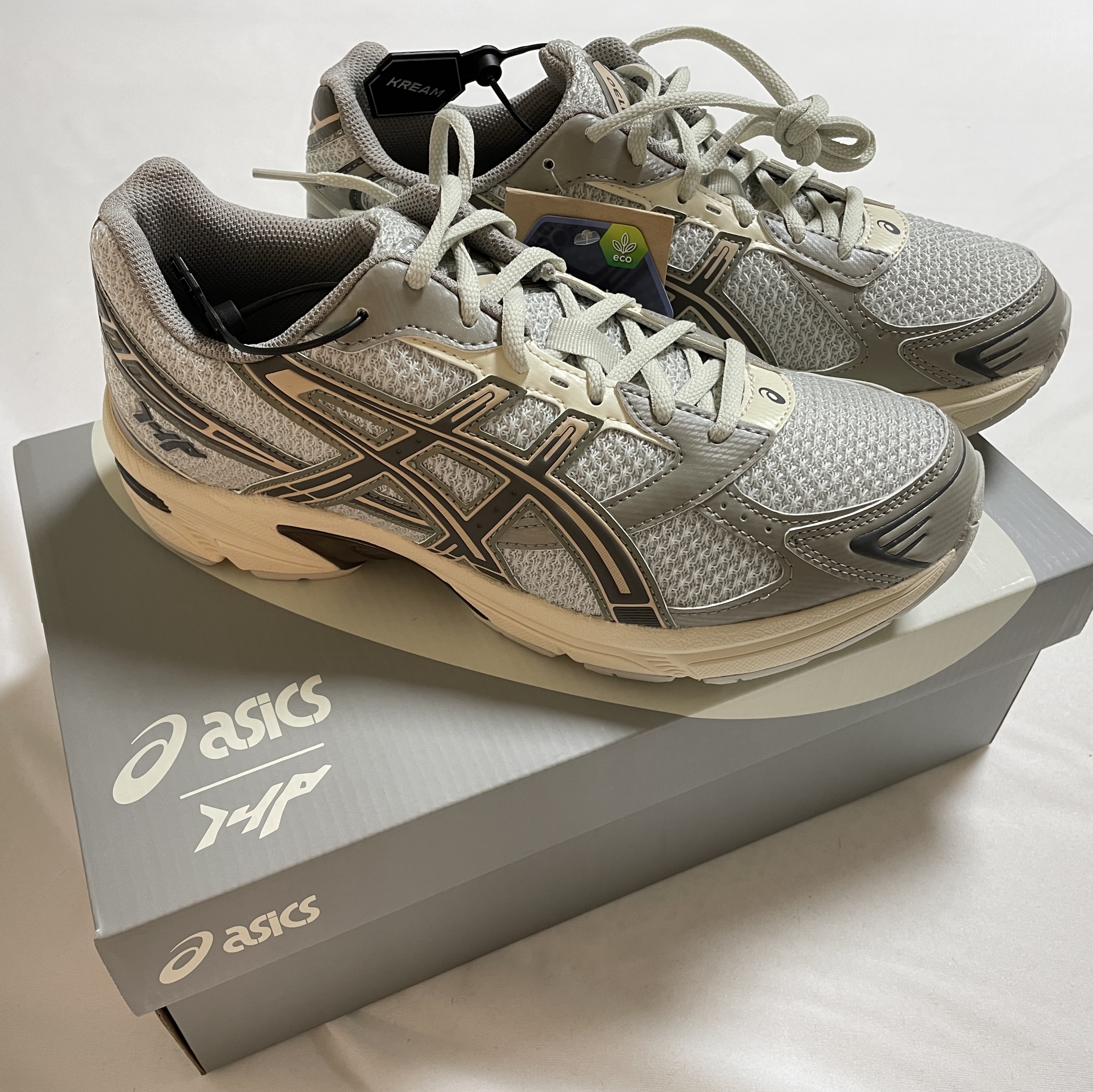 Asics x I4P Gel-1130 Glacier Grey Mink 착용 스타일 - 1