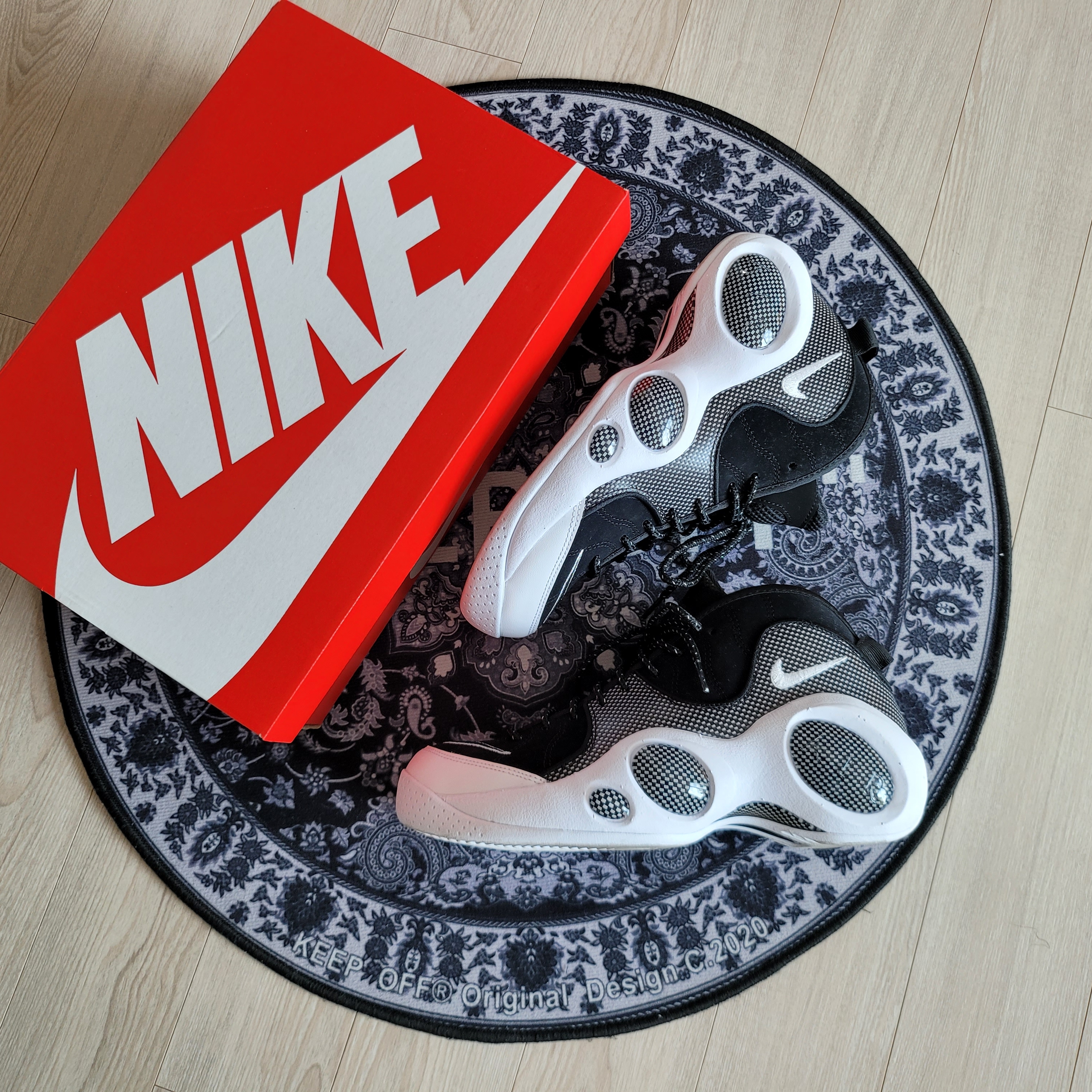 Nike Air Zoom Flight 95 Black Metallic 2022 착용 스타일