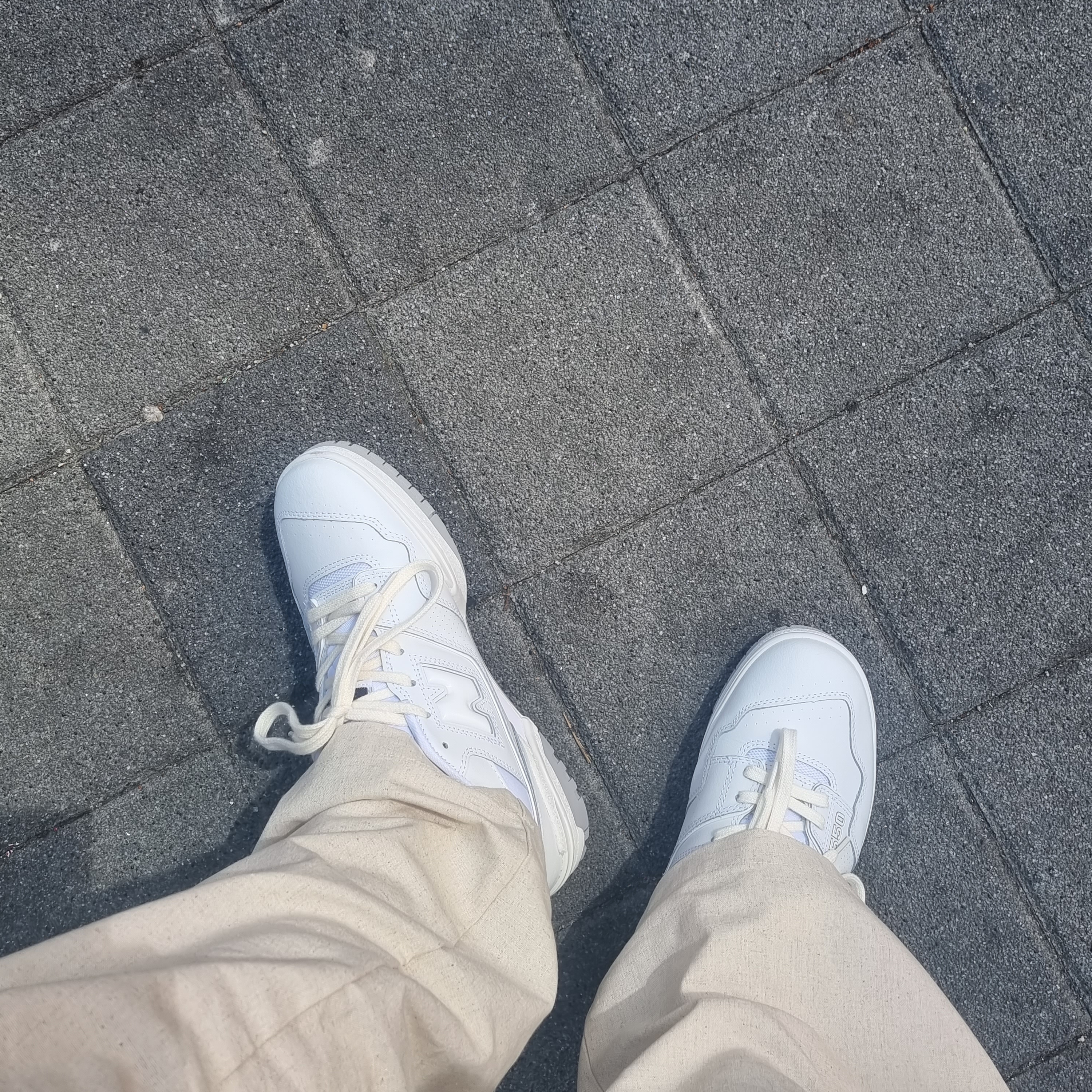 New Balance 550 White - 2E Wide 착용 스타일 - 2