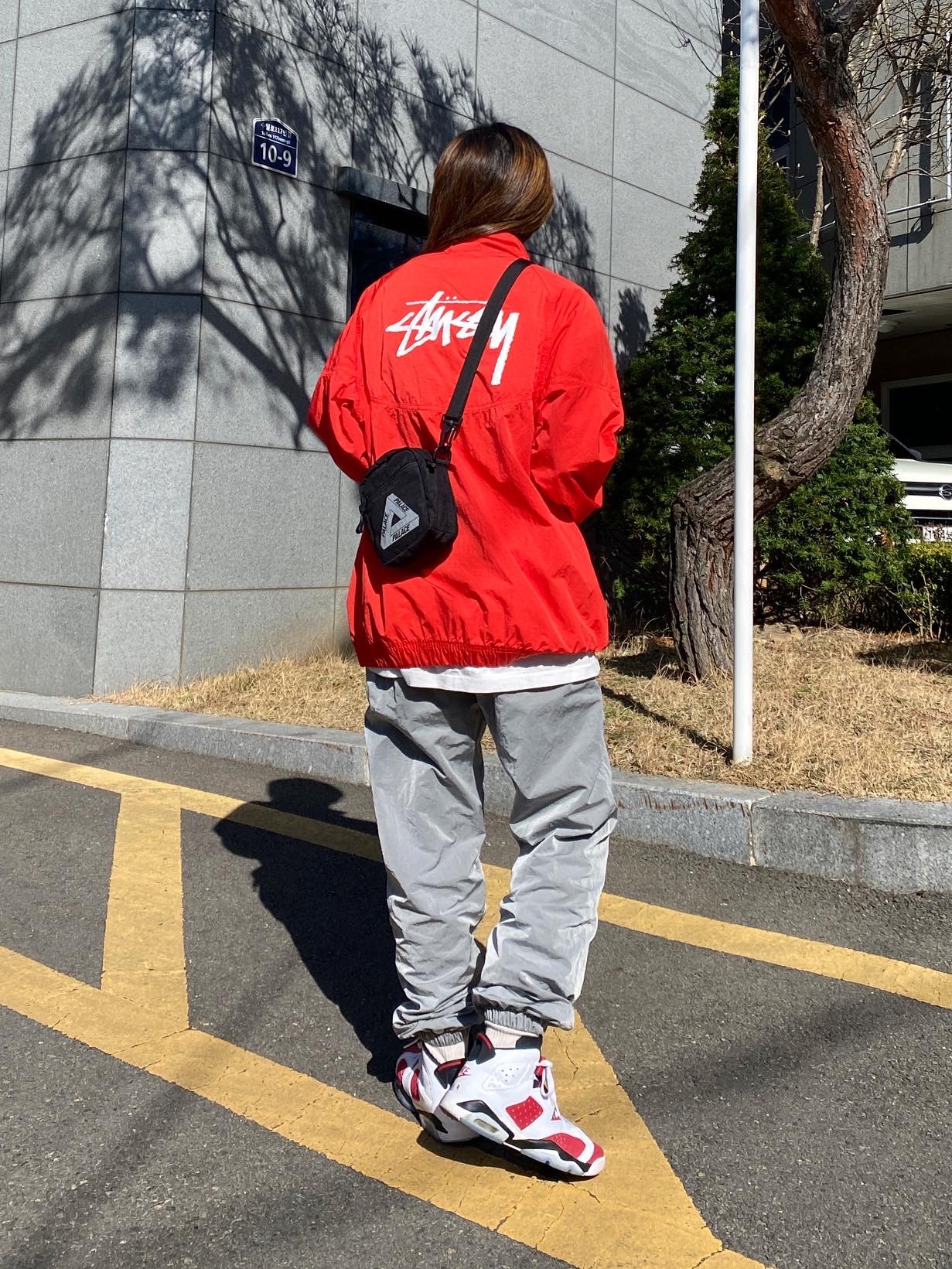 Palace Cordura Double Diamond Shot Bag Black - 21FW, Jordan 6 Retro Carmine 2021 착용 스타일 - 2