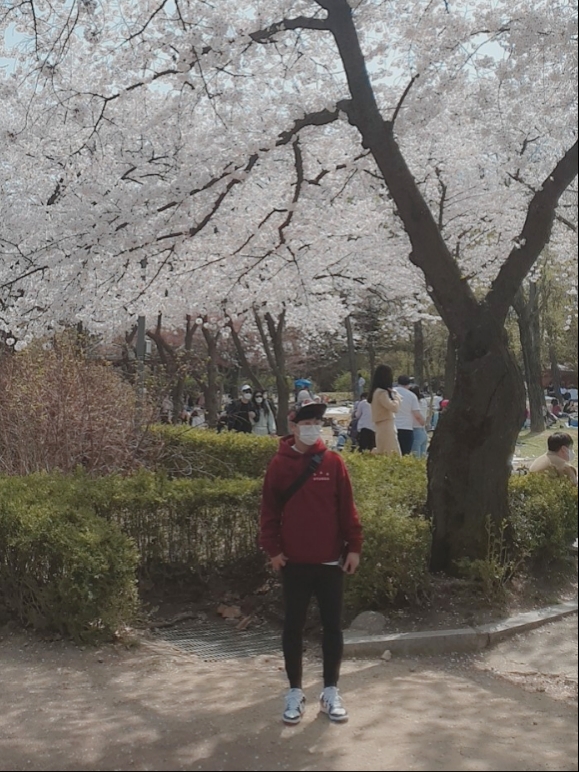 IAB Studio Hoodie Raspberry, Nike Dunk Low SE Seoul 착용 스타일 - 2