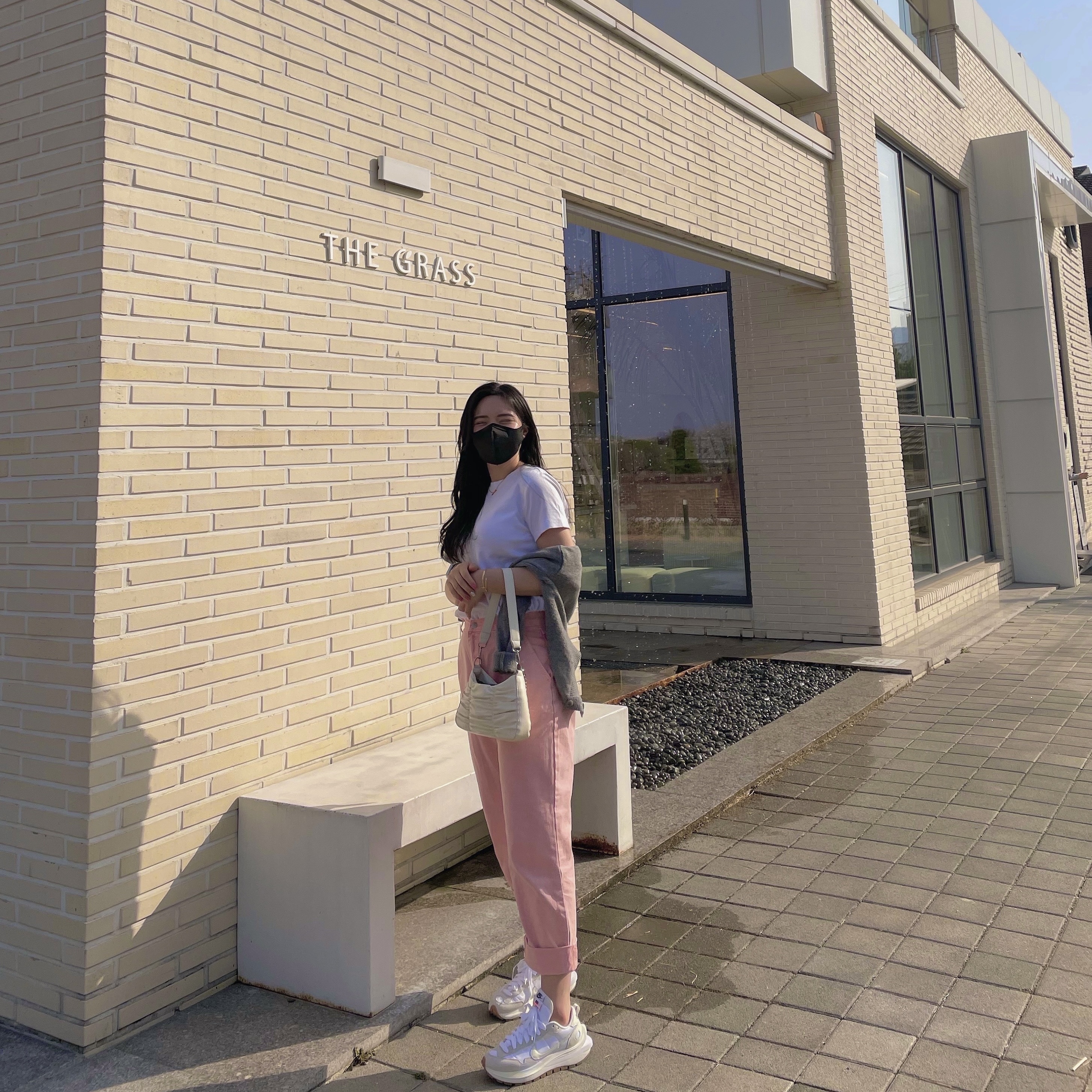 Nike x Sacai VaporWaffle White and Gum 착용 스타일