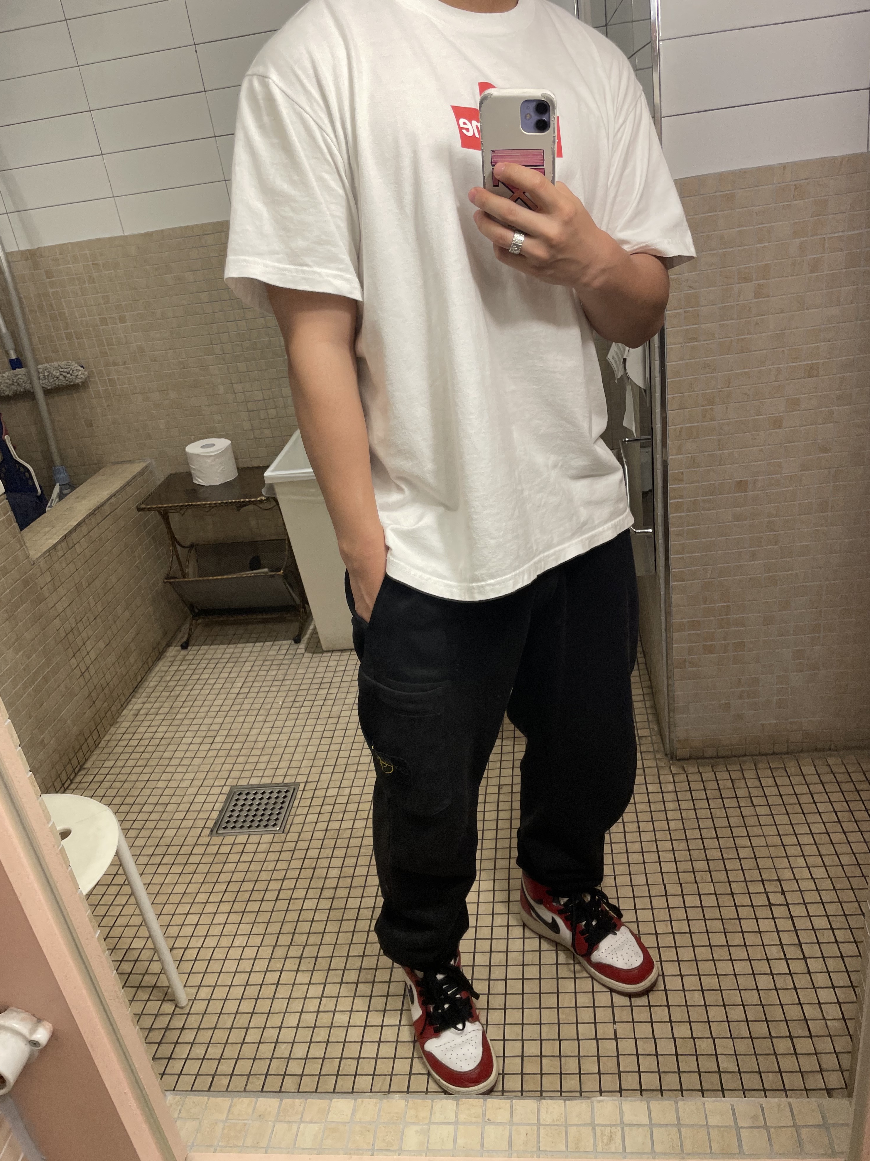 Supreme Cross Box Logo T-Shirt White - 20FW, (GS) Jordan 1 Retro High OG Chicago 2015 착용 스타일 - 1