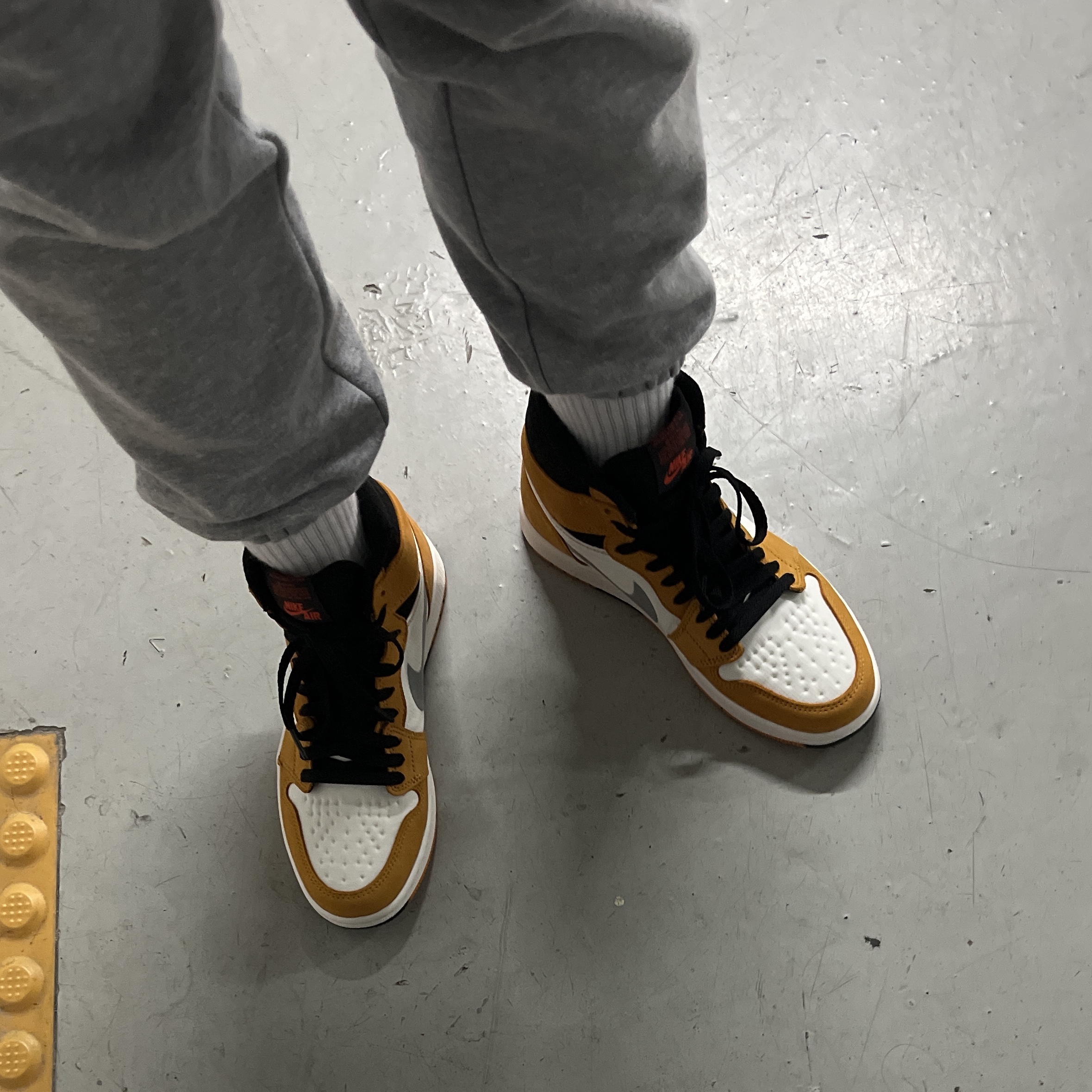 Jordan 1 Element Gore-Tex Light Curry 착용 스타일