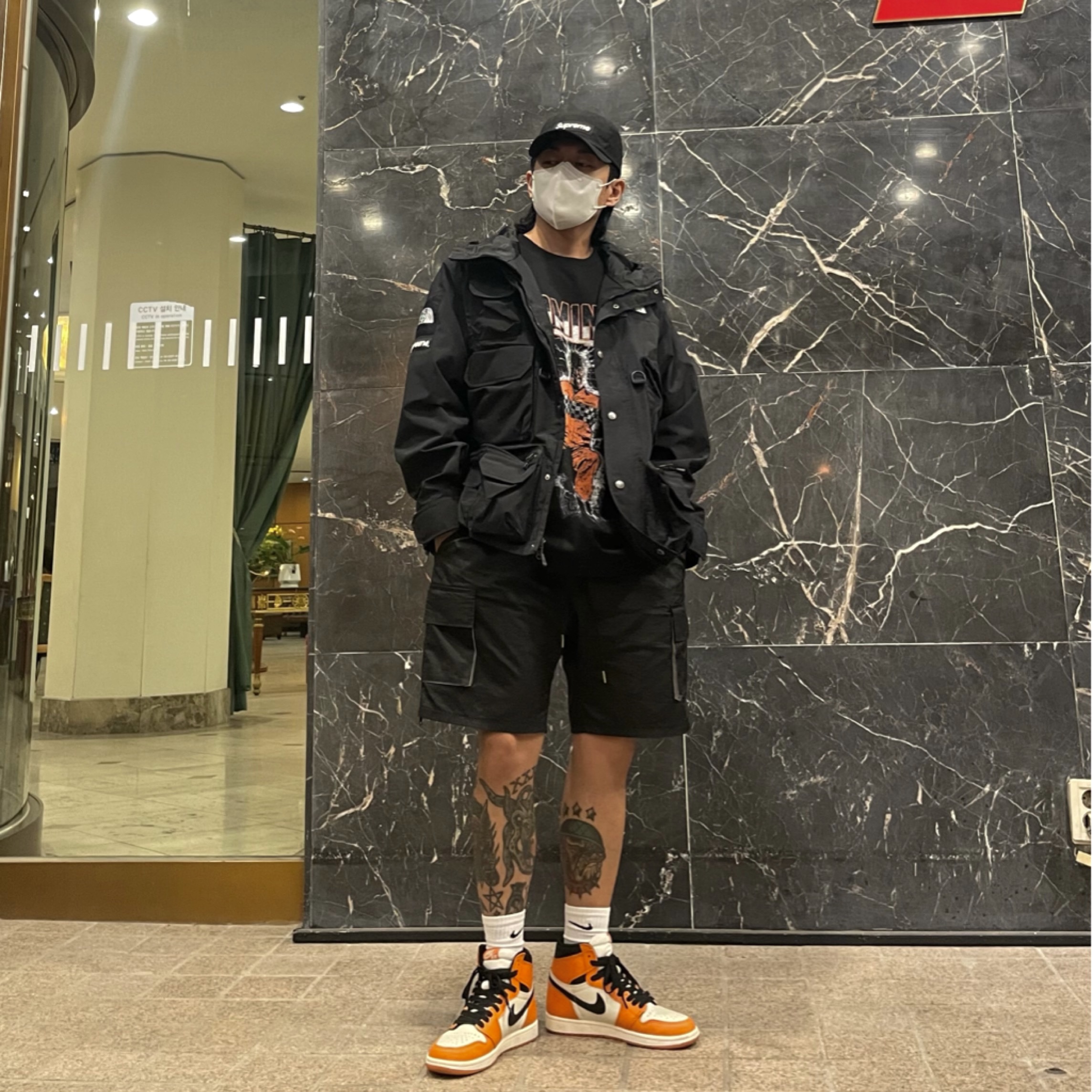 Supreme x The North Face Cargo Jacket Black - 20SS, Supreme Washed Chino Twill Camp Cap Black 착용 스타일 - 1
