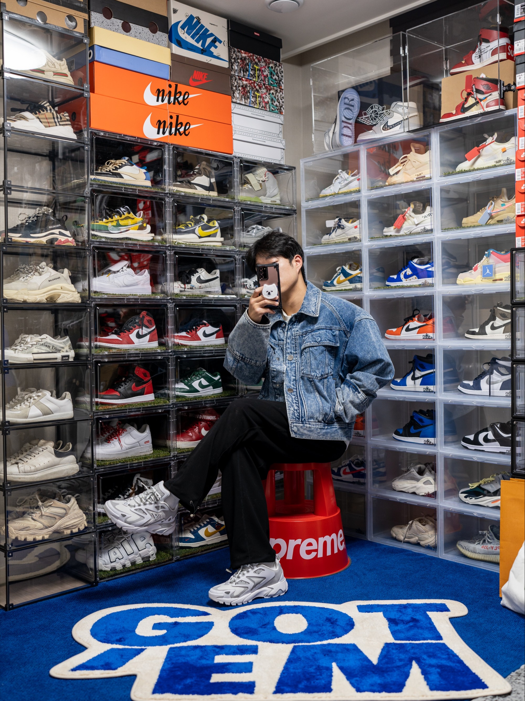 Louis Vuitton Runner Tatic Sneakers White, Jordan x Travis Scott x Fragment T-Shirt Sail (DJ0619-133) 착용 스타일 - 3