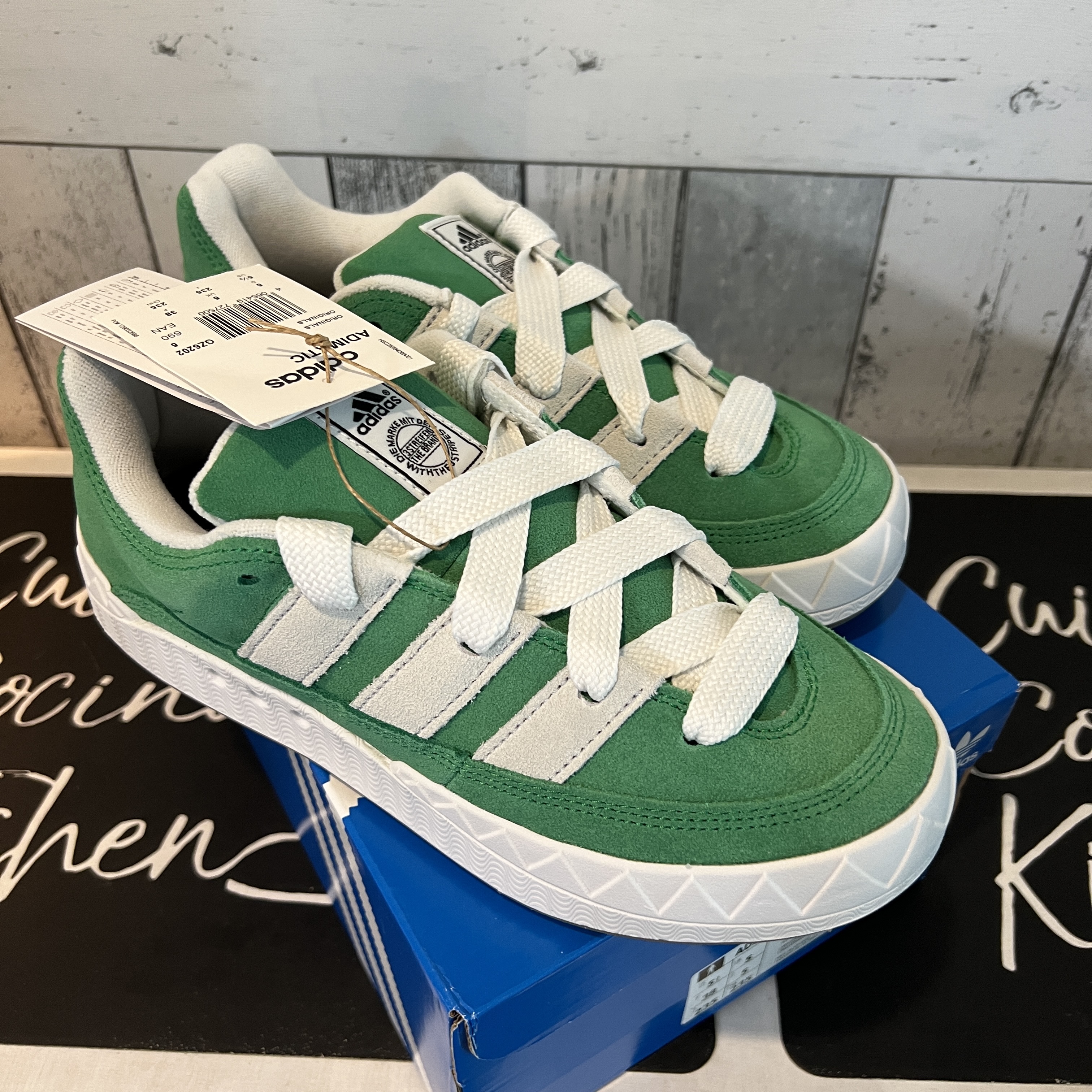Adidas Adimatic Green 착용 스타일