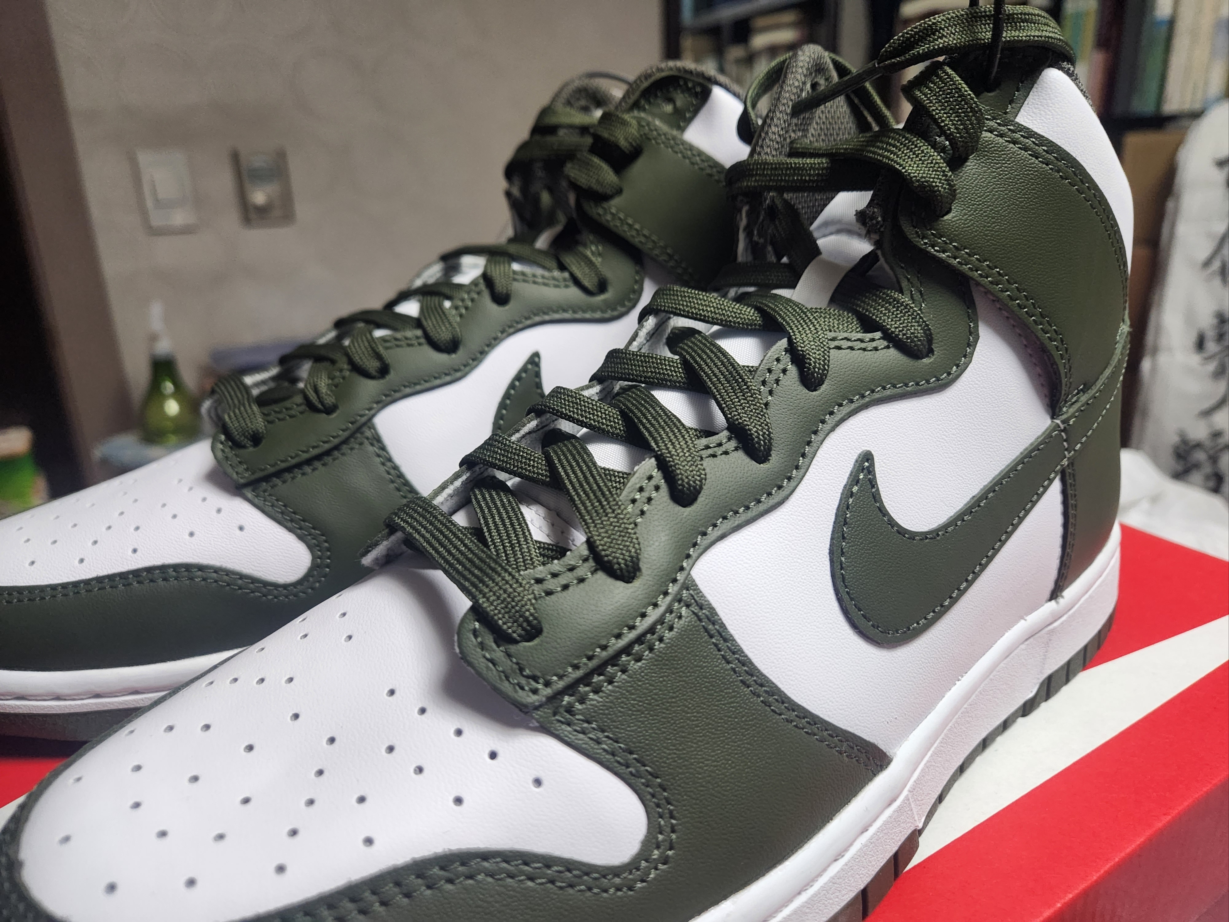 Nike Dunk High Retro Championship Khaki 착용 스타일 - 5