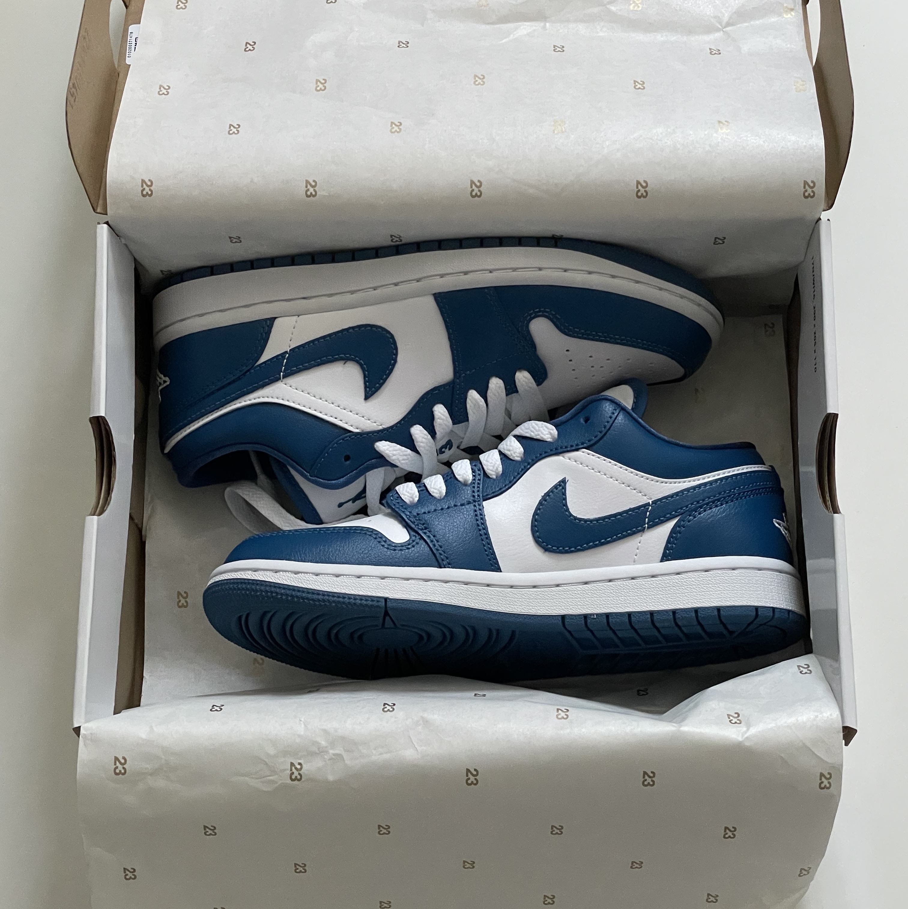 (W) Jordan 1 Low White Dark Marina Blue 착용 스타일