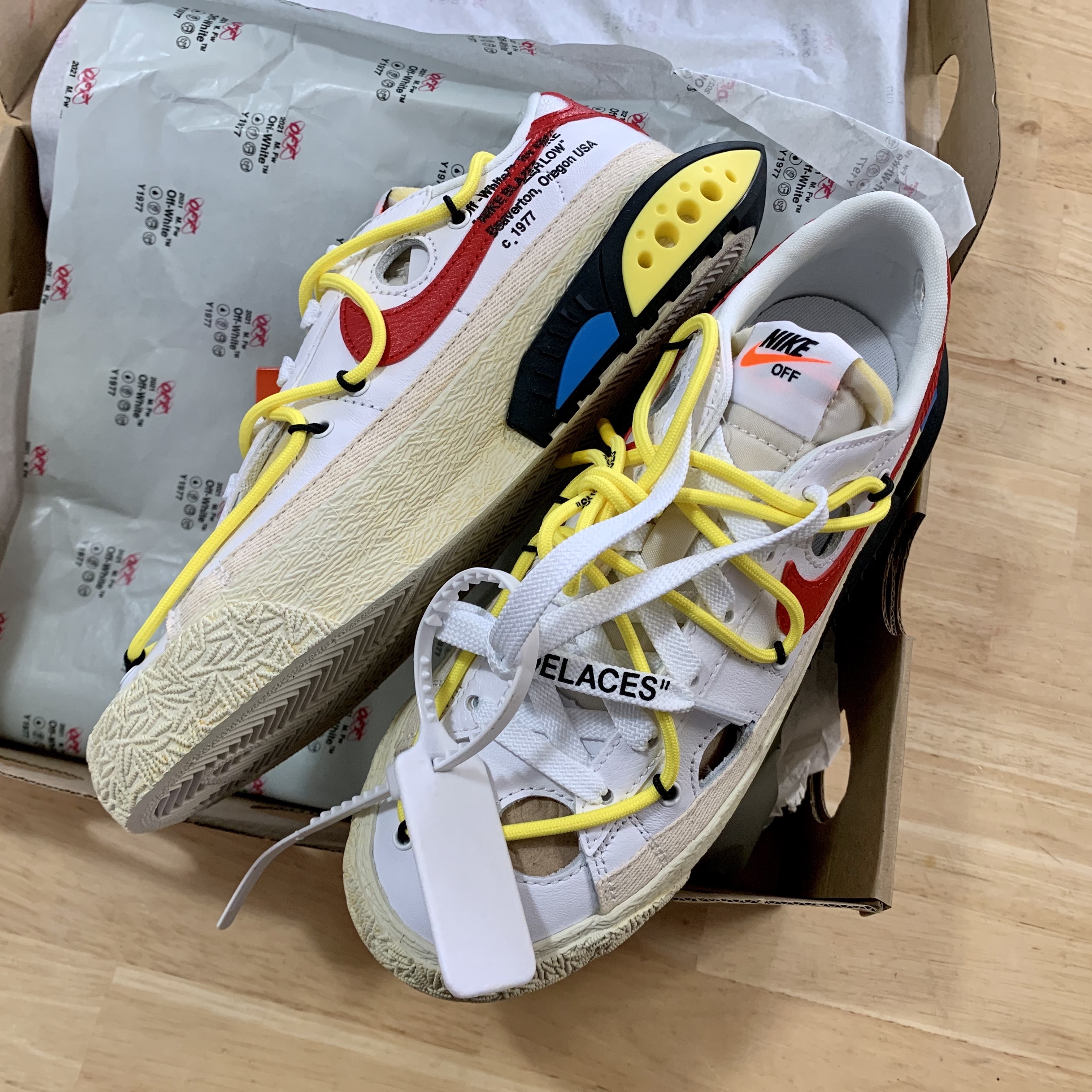 Nike x Off-White Blazer Low '77 White and University Red 착용 스타일 - 3