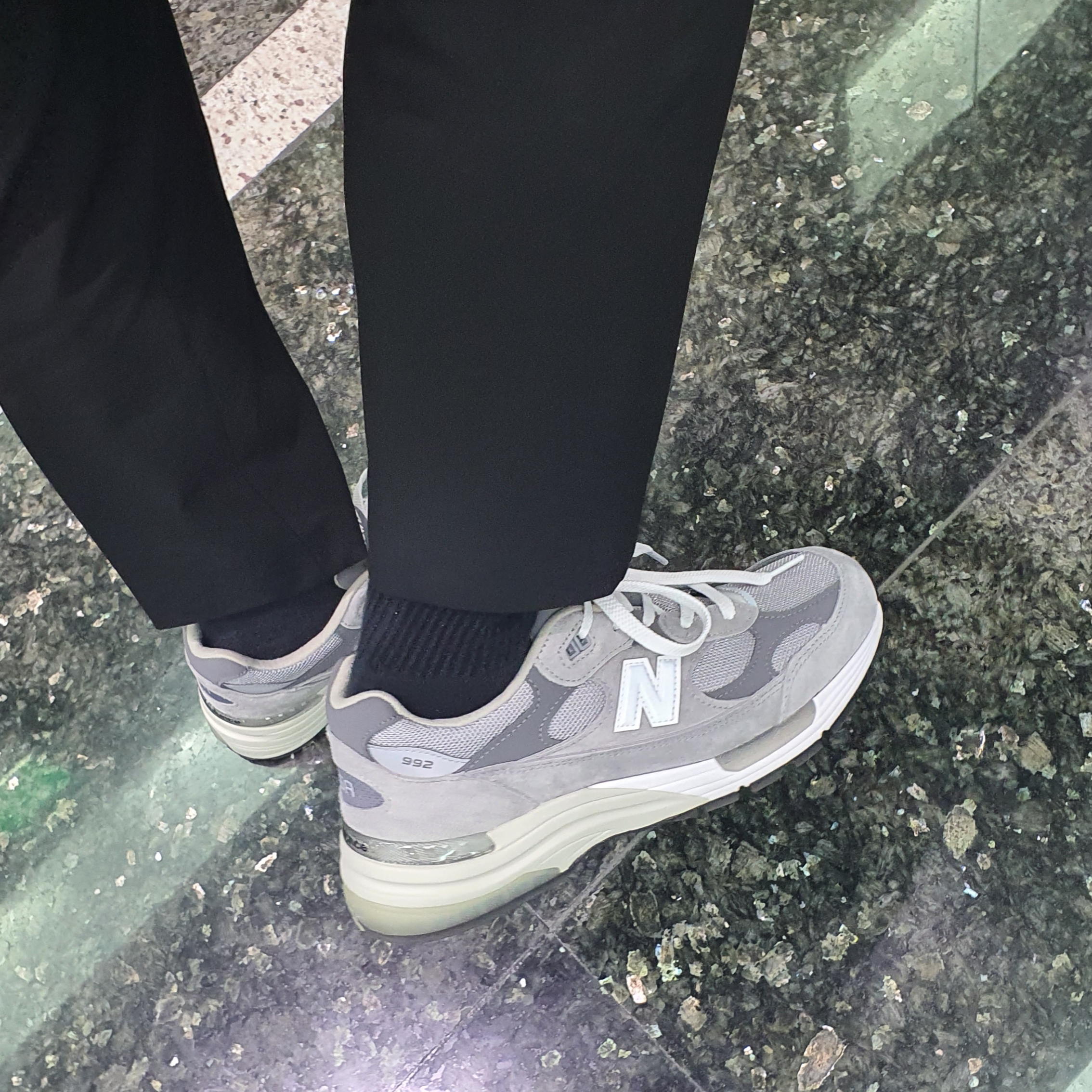 New Balance 992 Made in USA Grey - D Standard 착용 스타일