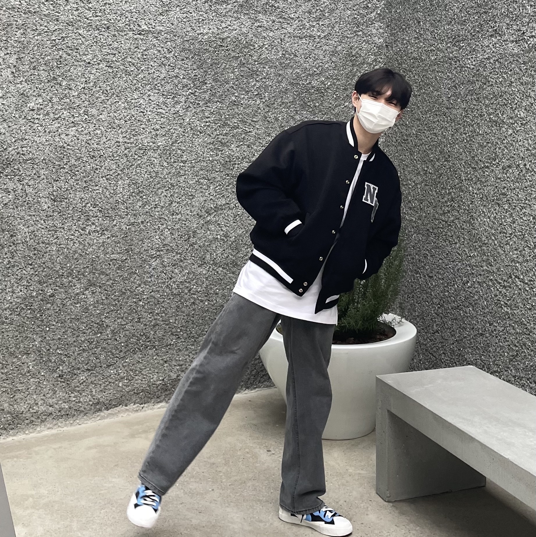 Nike x Sacai Blazer Mid White Black Legend Blue 착용 스타일