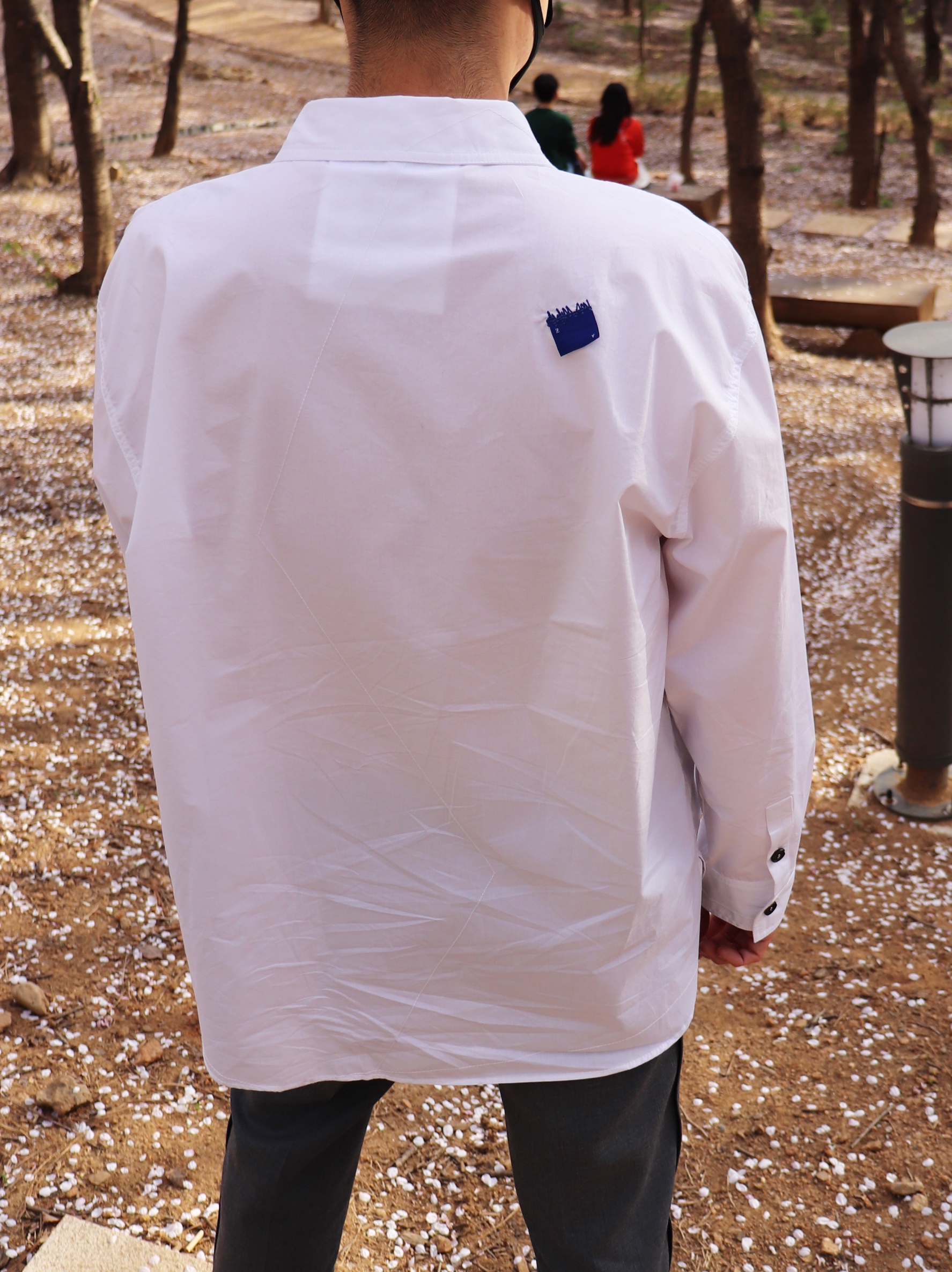 Zara x Ader Error Oversized Shirt White 착용 스타일 - 1