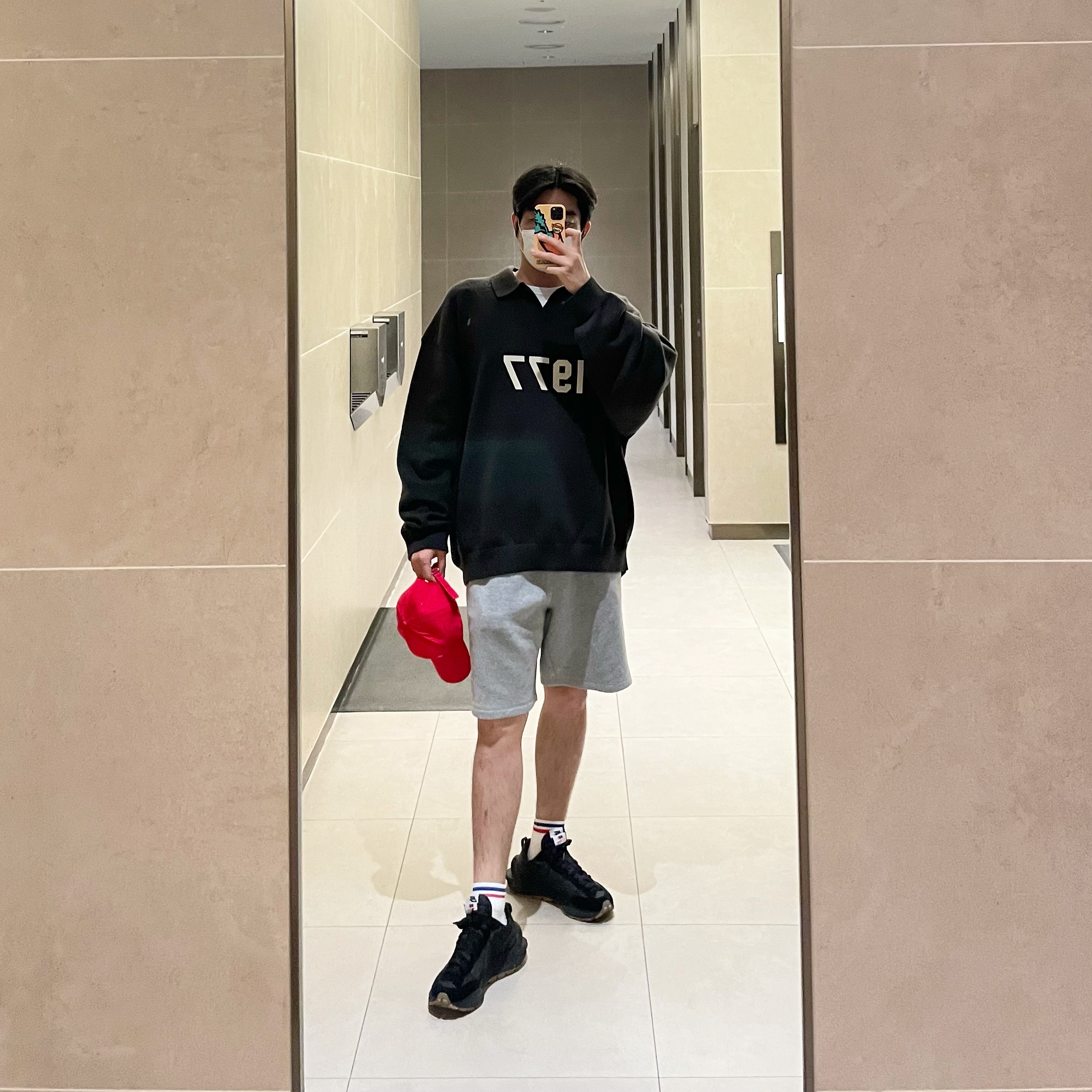 Essentials 1977 Knit Long Sleeve Polo Iron - 22SS, Nike x Sacai VaporWaffle Black and Gum 착용 스타일