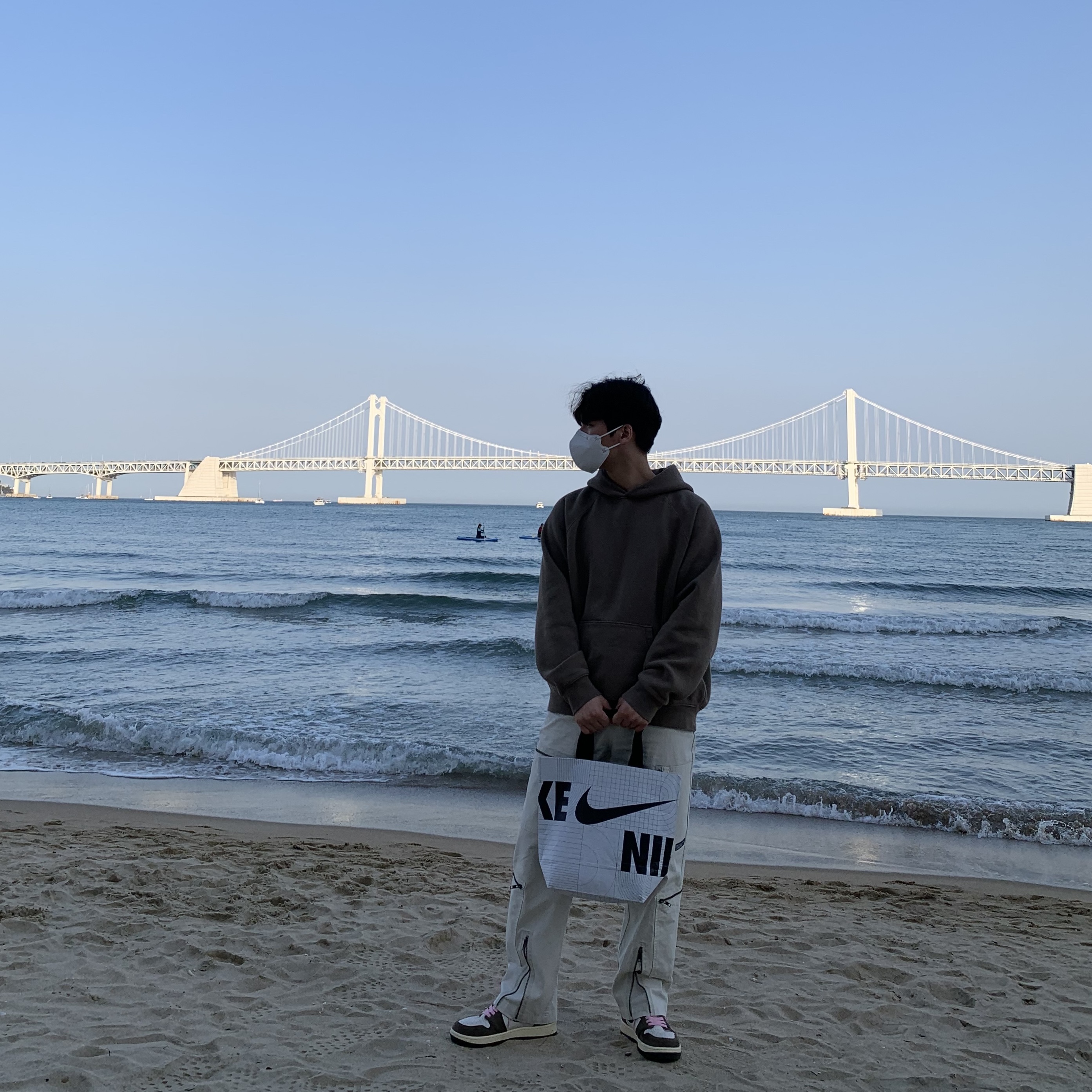 Jordan 1 x Travis Scott Retro High OG SP Mocha, Essentials Pull-Over Hoodie Harvest - 21FW 착용 스타일