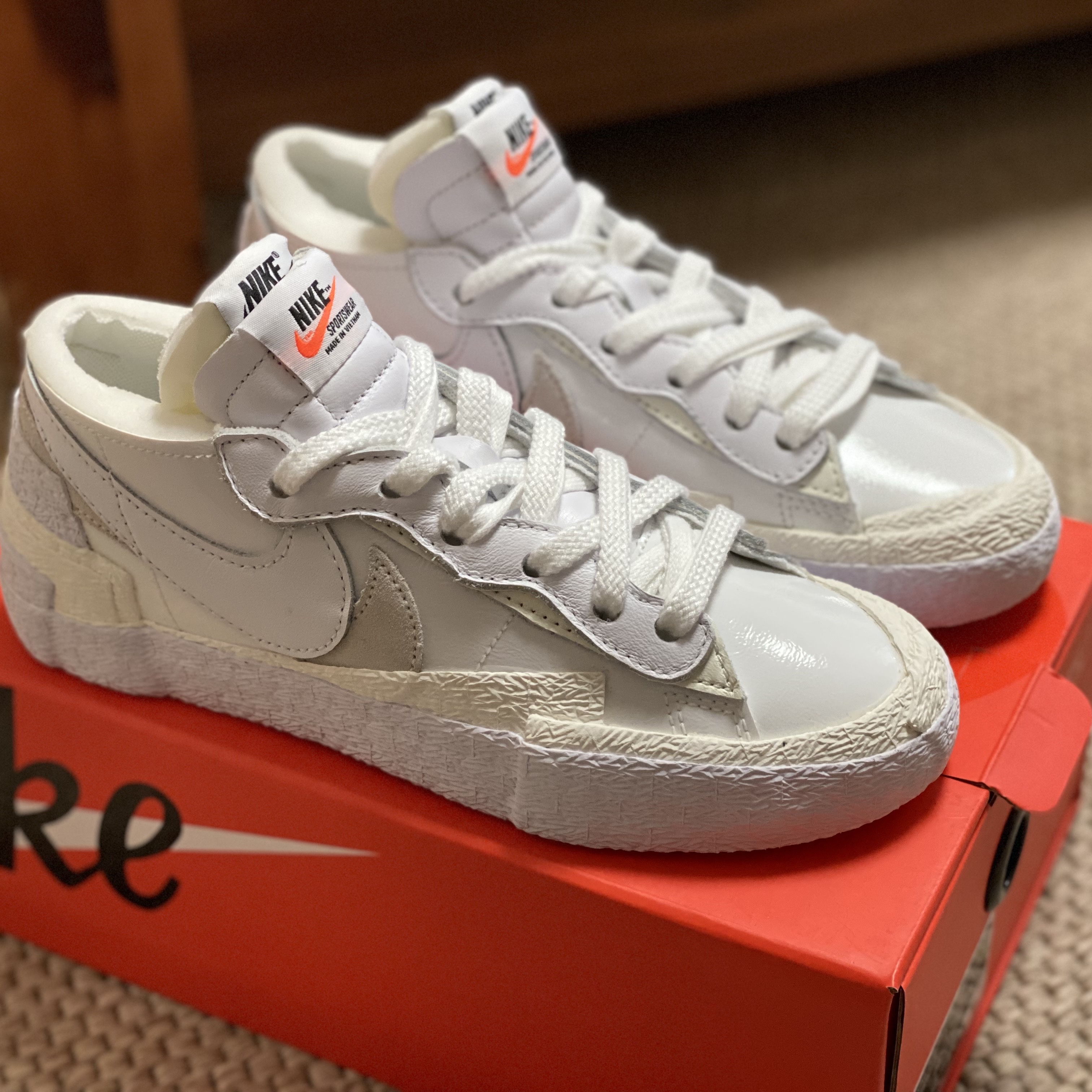 Nike x Sacai Blazer Low White Patent Leather 착용 스타일
